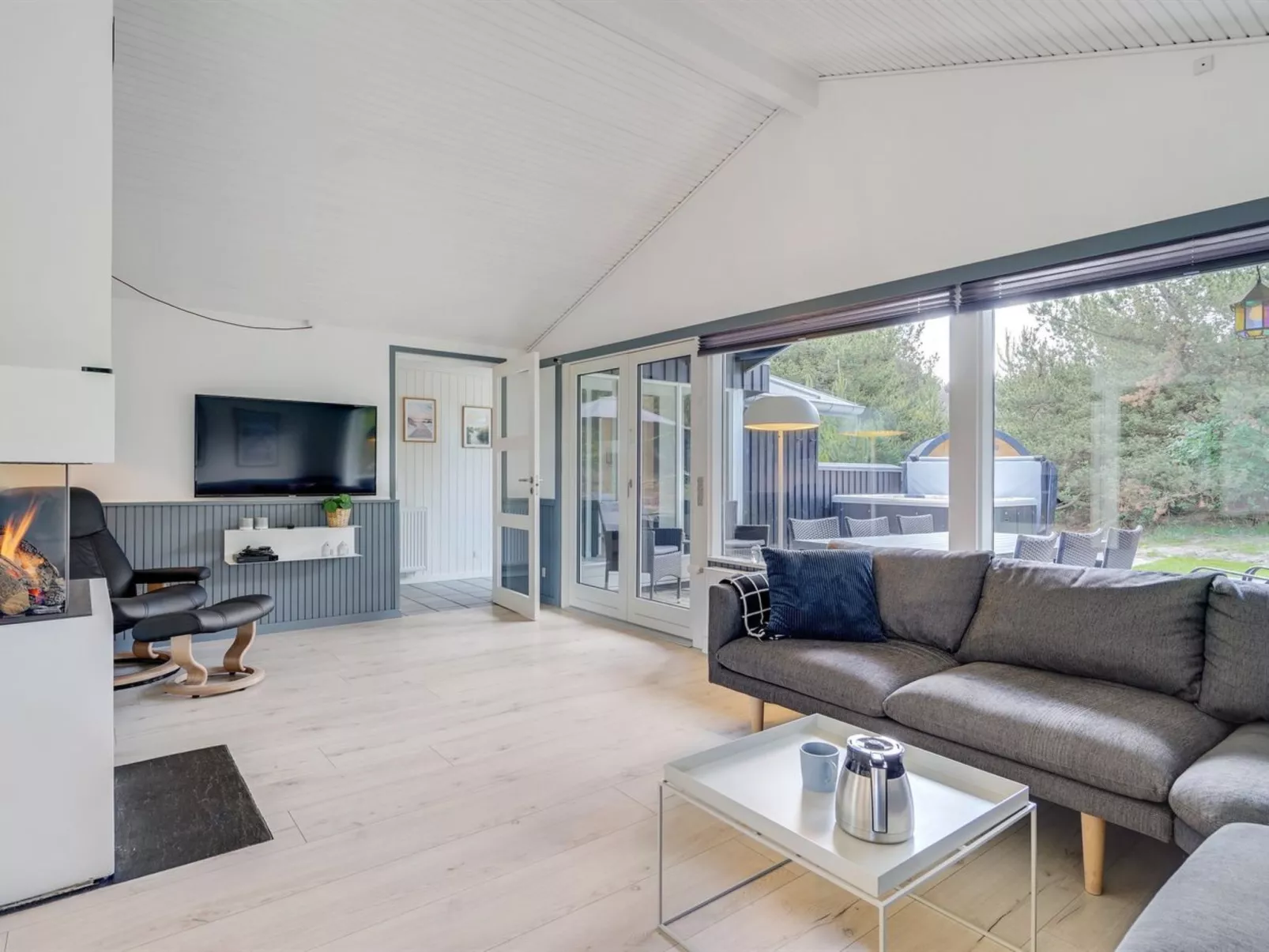 "Ingobald" - 1.5km from the sea-Inside