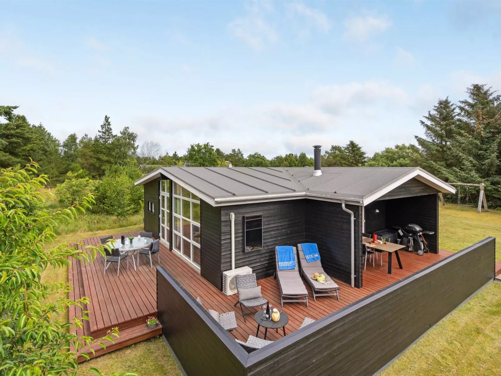 "Akkar" - 1.8km from the sea-Outside