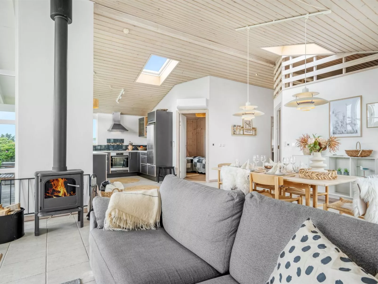 "Gedda" -  from the sea-Inside