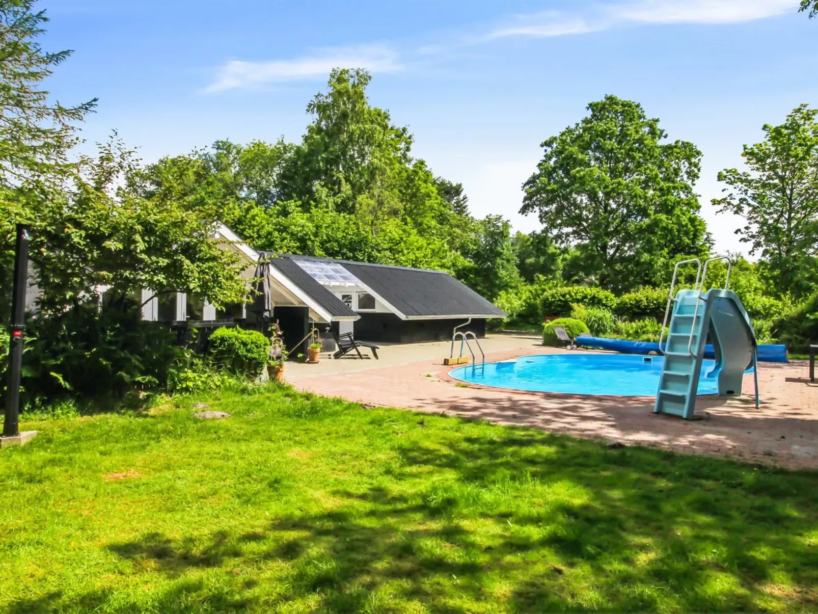 "Jaakob" - 30km from the sea-Outside