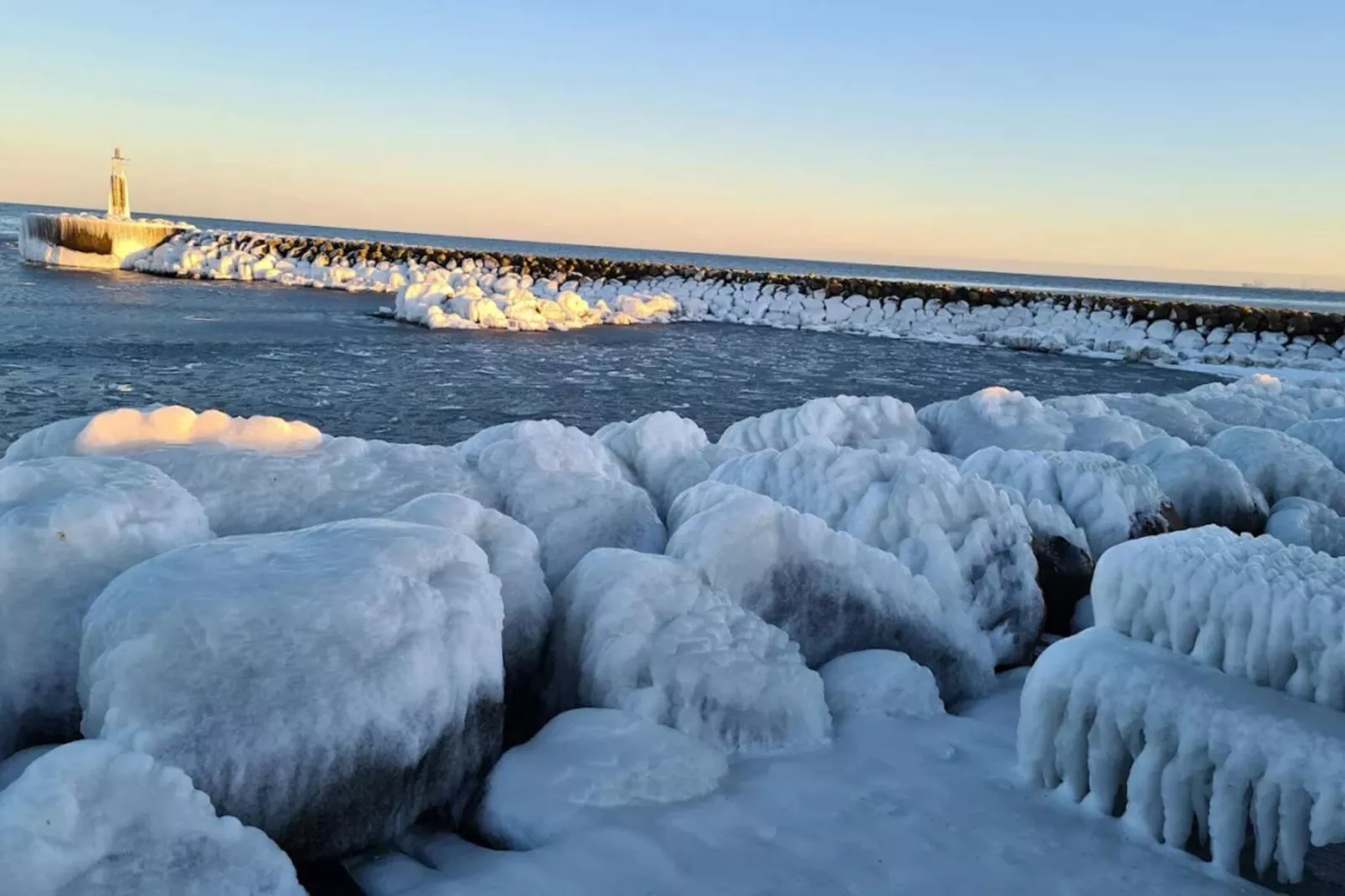 Charming Family Cottage - By Traum Ferienwohnungen-Water view