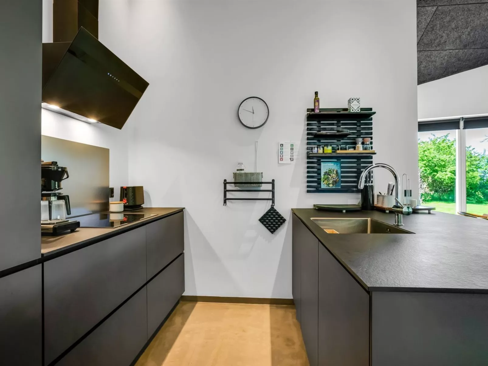 "Melina" - 900m to the fjord-Drinnen