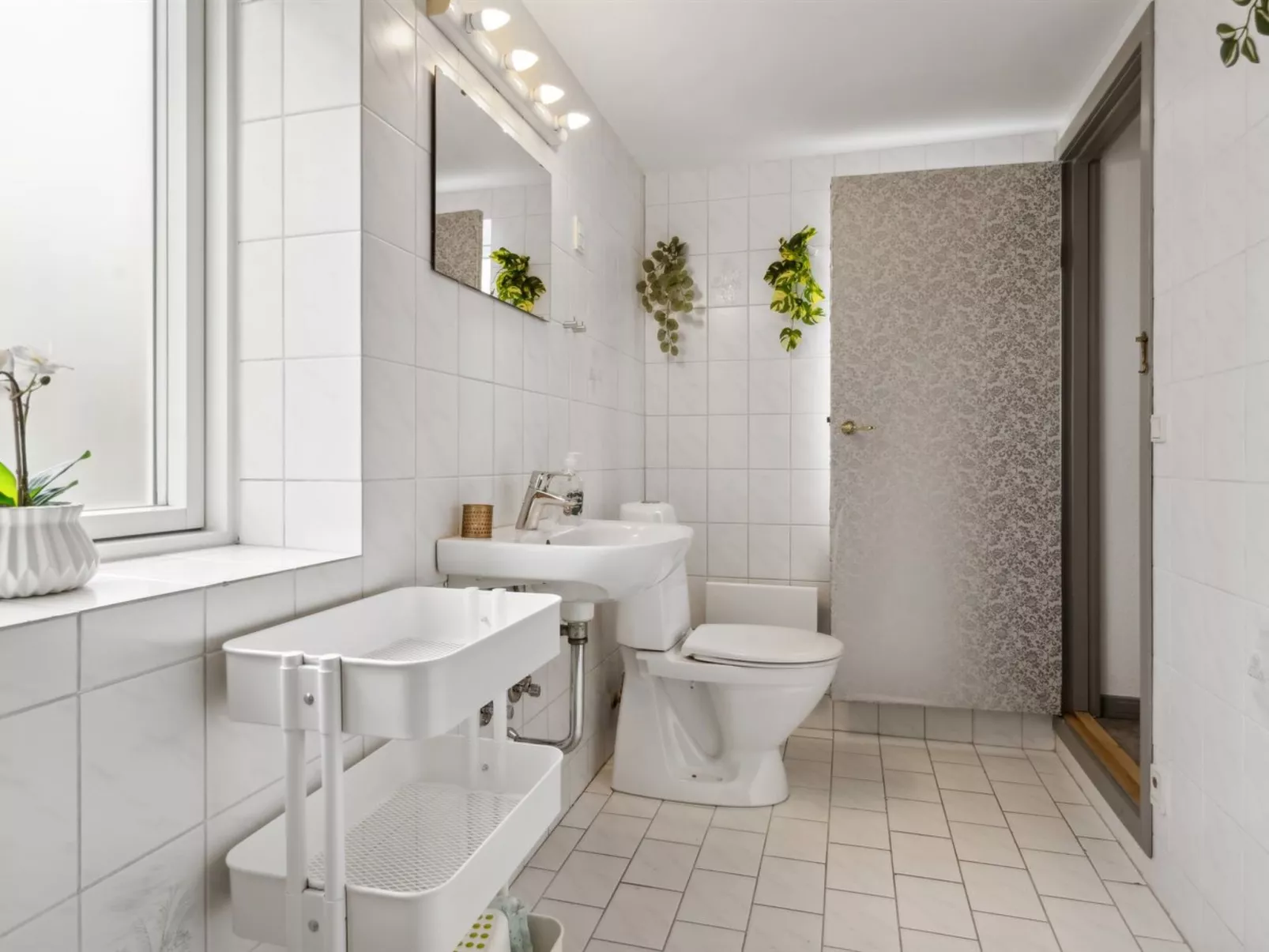 "Sira" - 25m from the sea-Inside