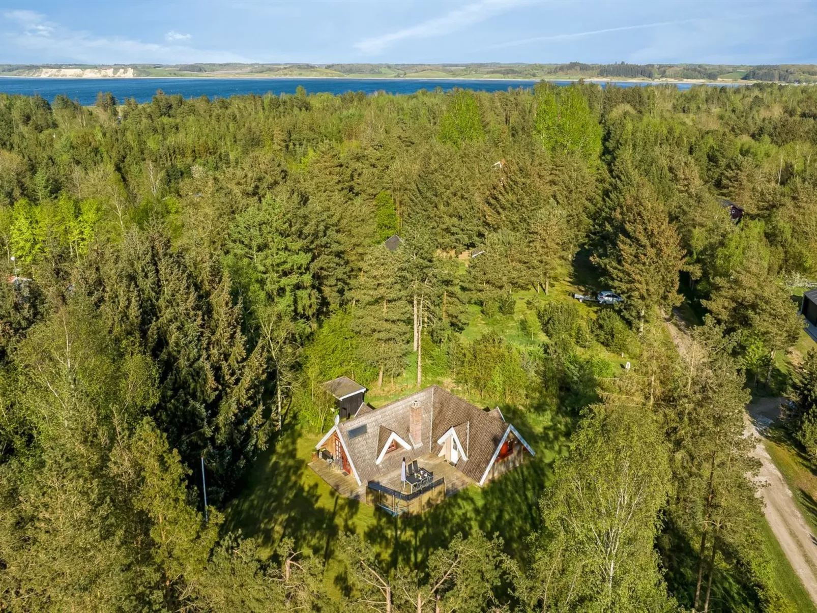 "Niesina" - 600m to the fjord-Draußen