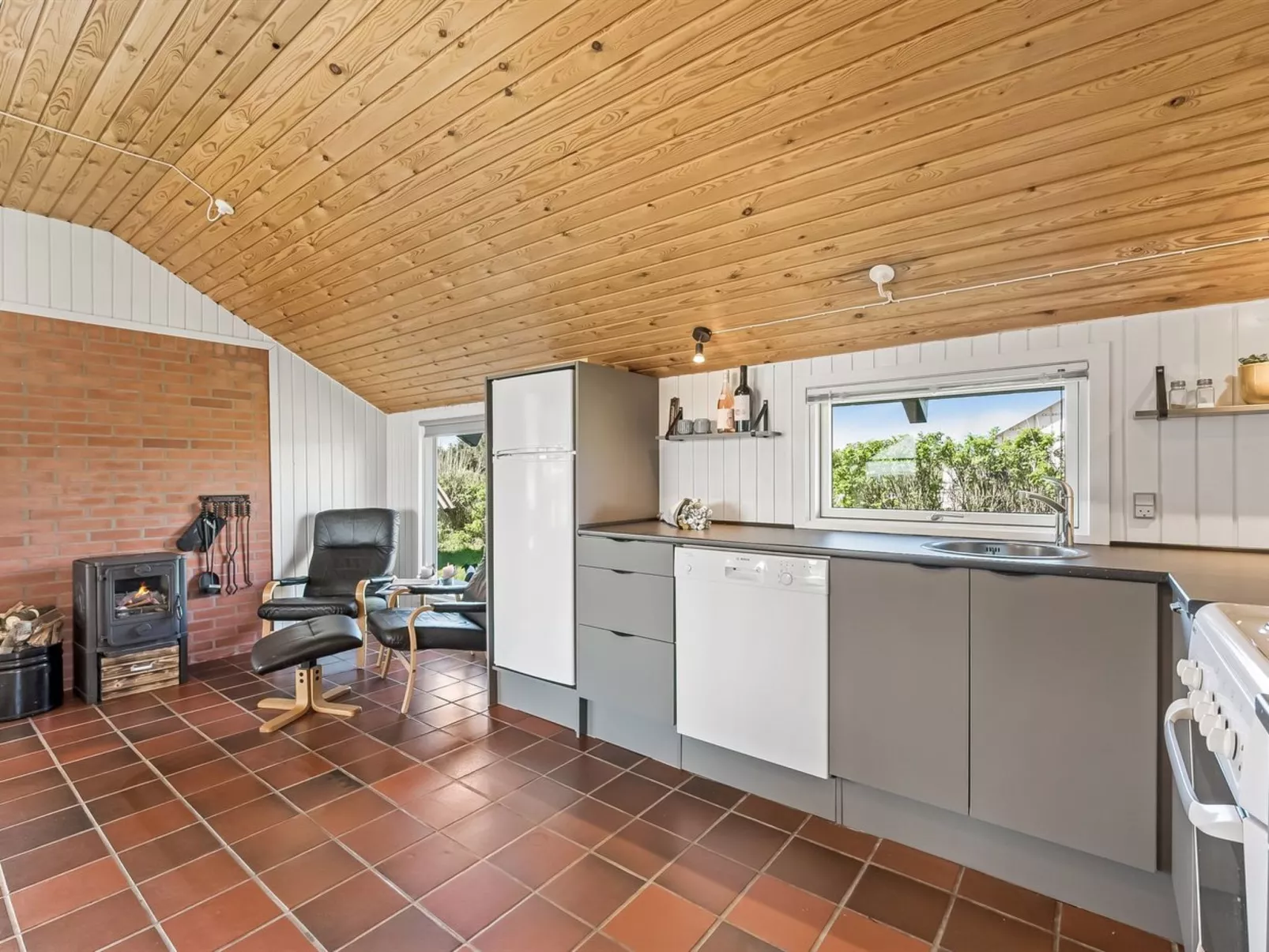 "Emppu" - 250m from the sea-Dedans