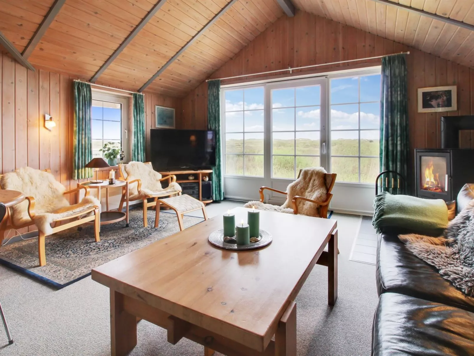 "Frithger" - 250m from the sea-Drinnen