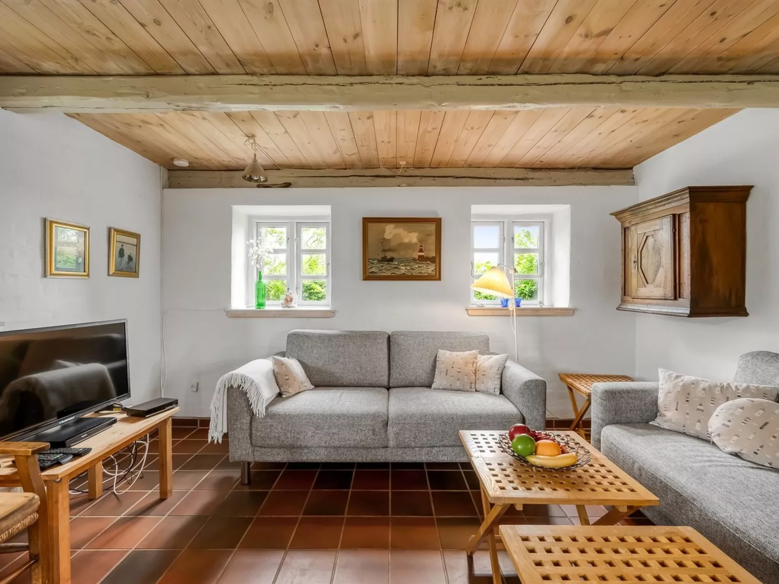 "Claus" - 1.5km to the fjord-Inside