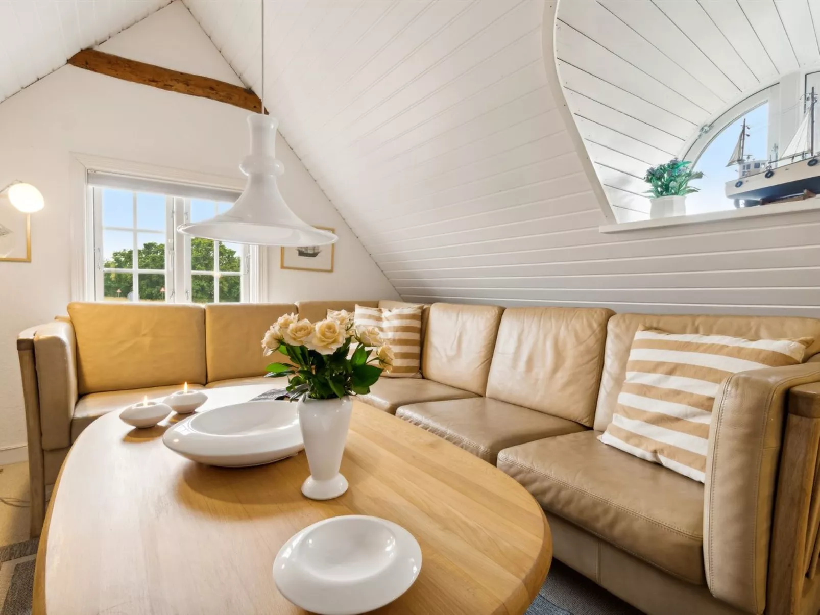 "Leoni" - 115m from the sea-Inside