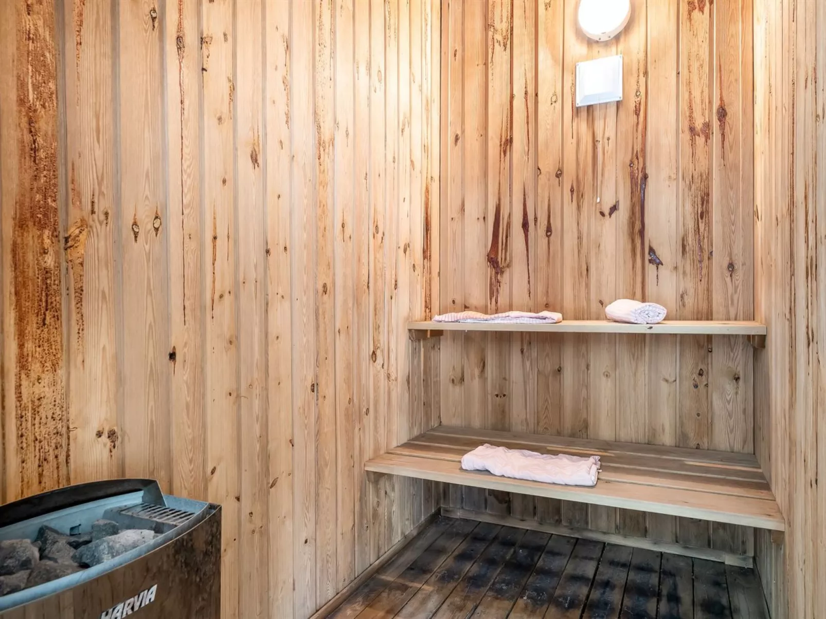 "Karmen" - 250m to the fjord-Inside