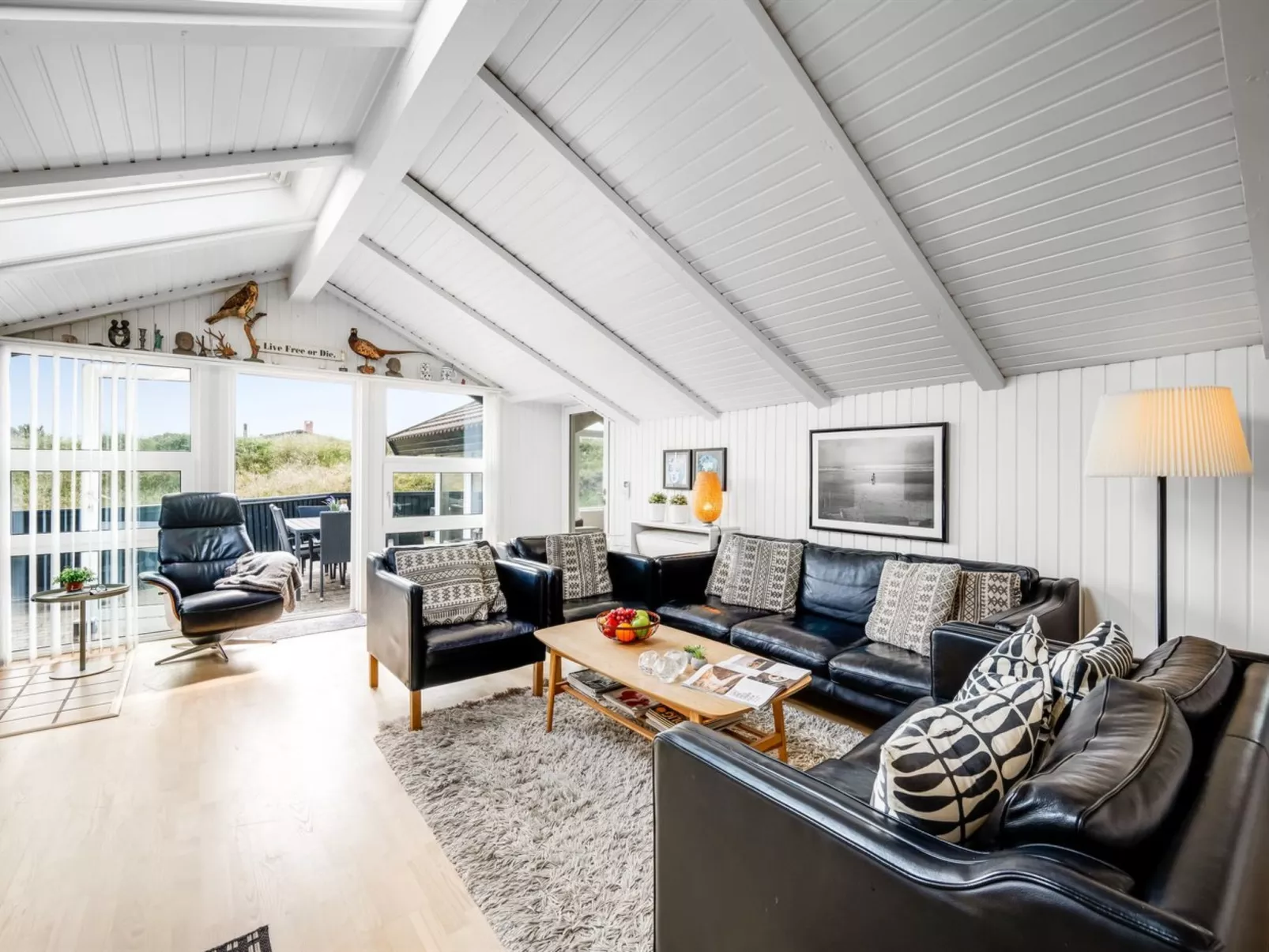 "Emin" - 700m from the sea-Drinnen