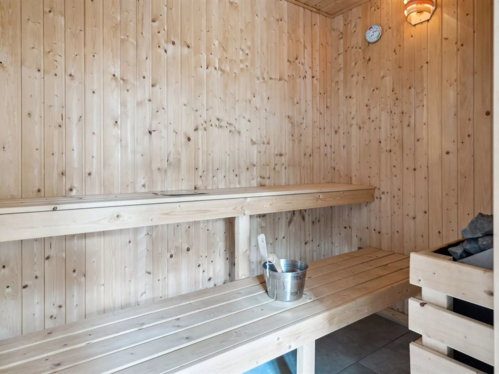 "Jalina" - 200m from the sea-Drinnen