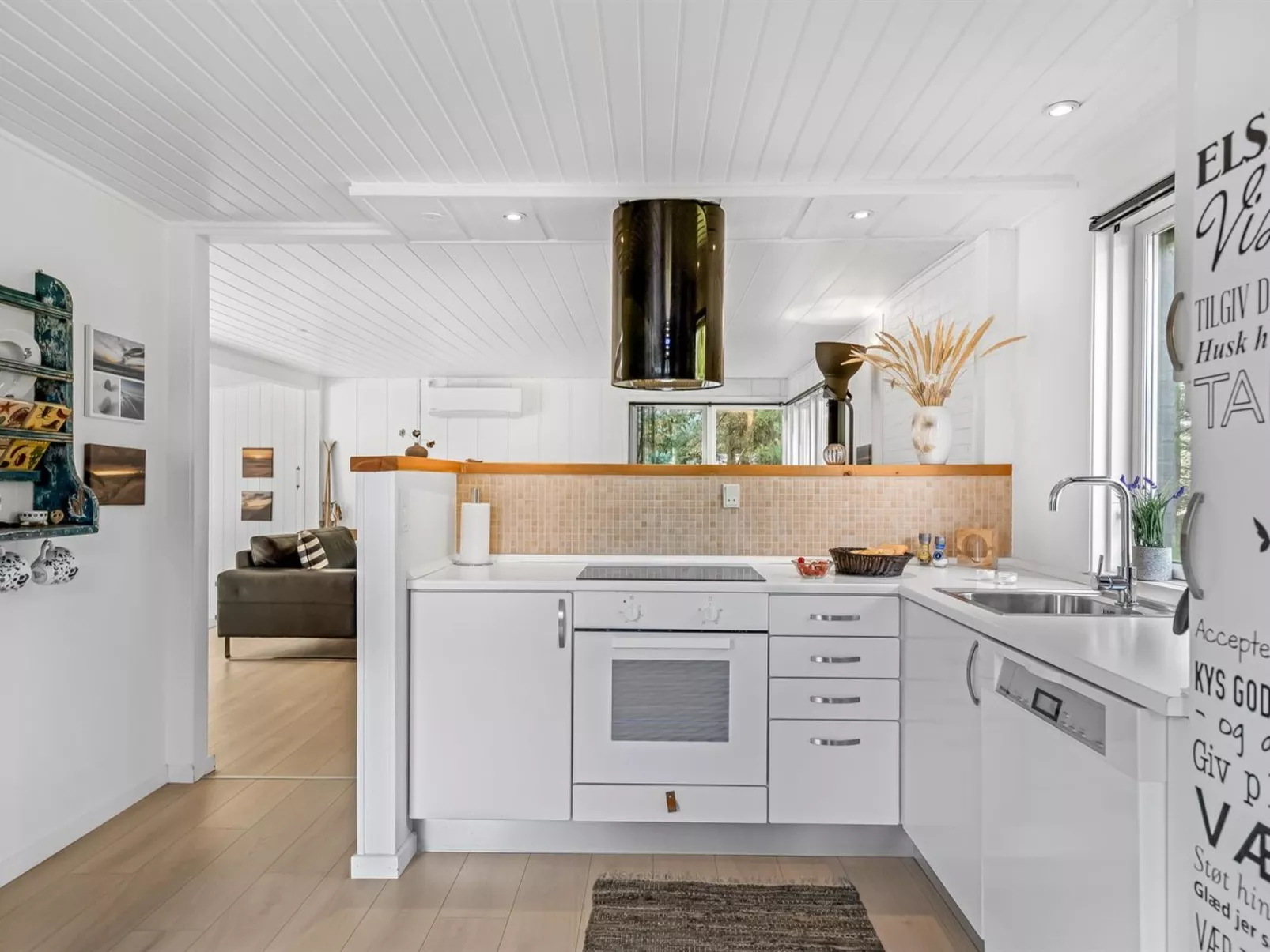 "Josina" - 1.3km from the sea-Drinnen