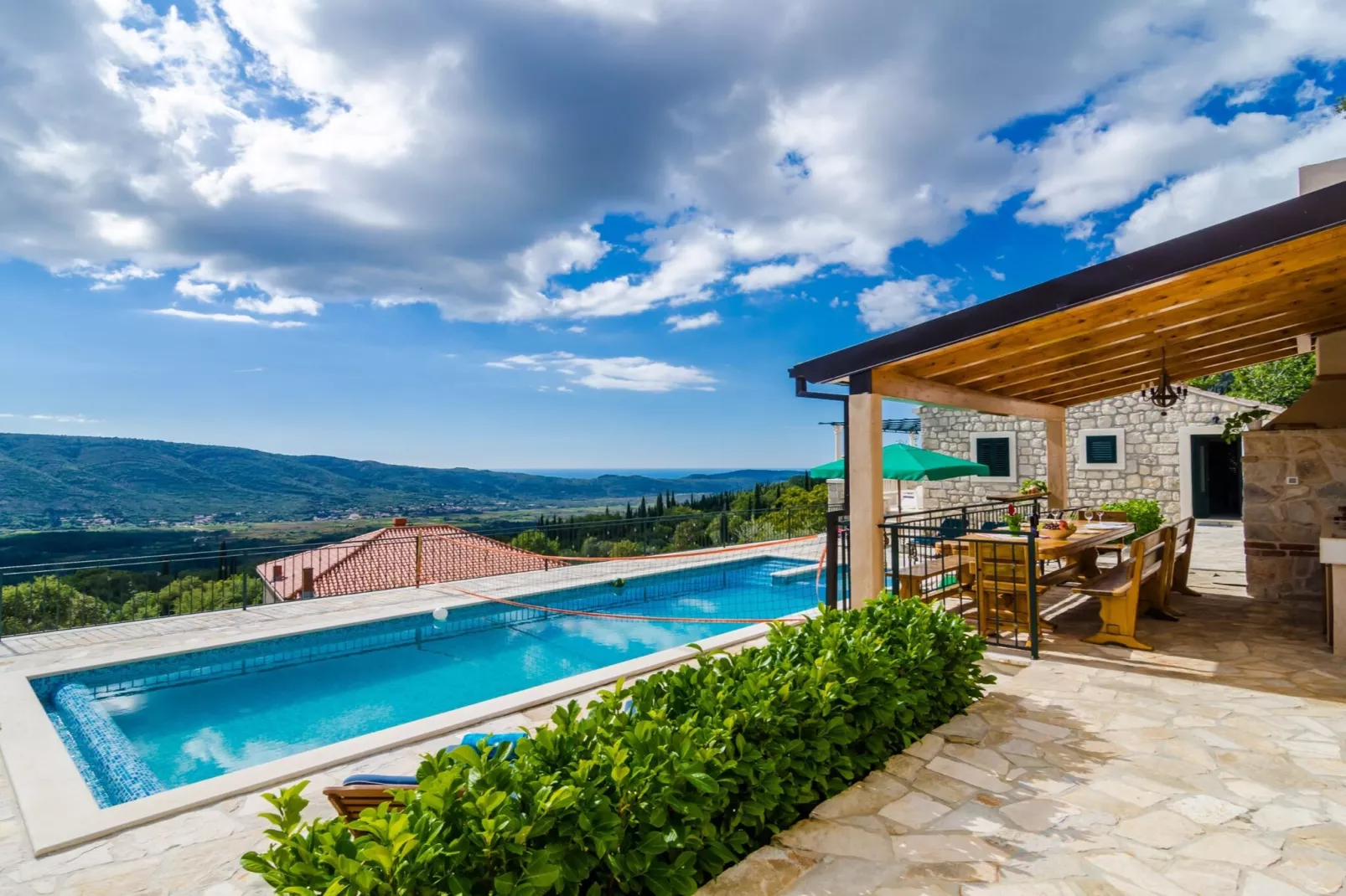 Villa Falcon Rook - Four-Bedroom Villa with Terrace and Swimming Pool-Piscine
