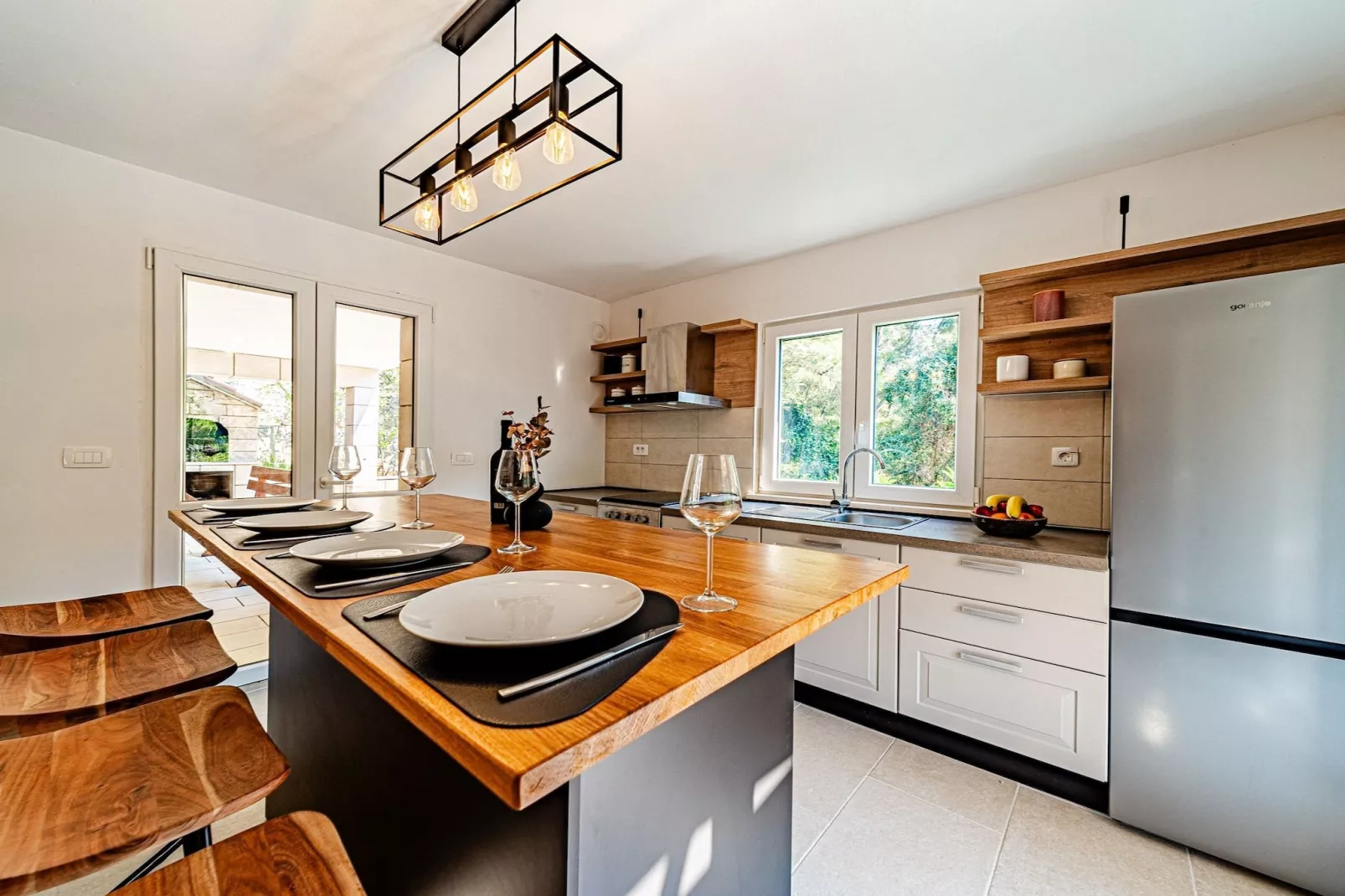 Holiday Home Island Gem - Five  Bedroom Apartment-Cuisine