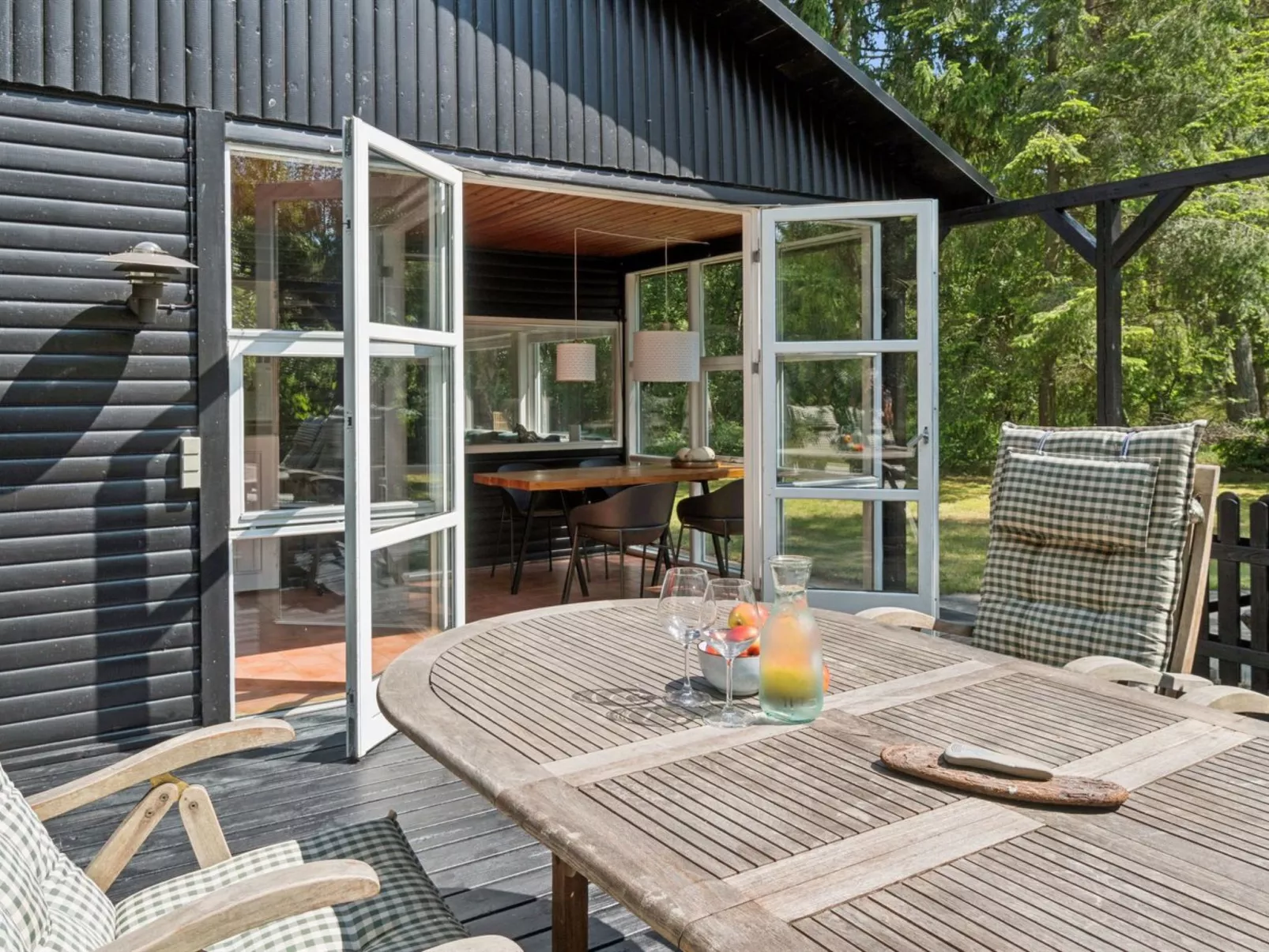 "Eirik" - 700m from the sea-Outside