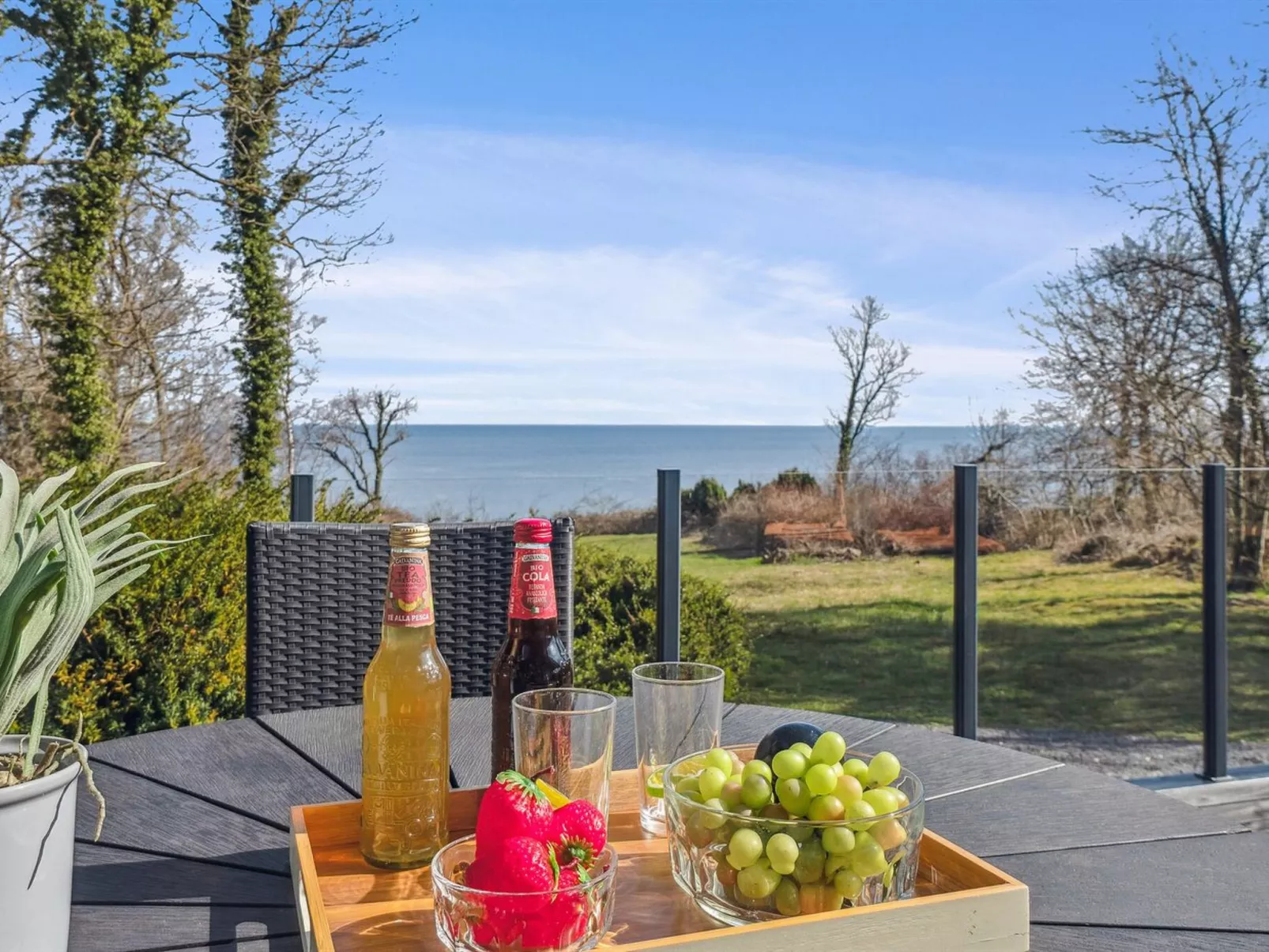 "Caren" - 75m from the sea-Outside