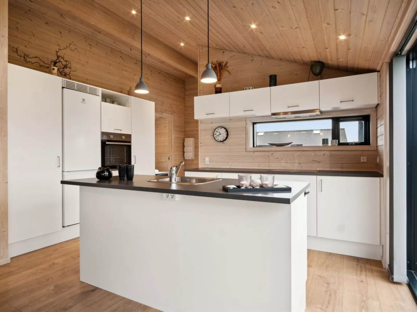 "Ehmi" - 750m from the sea-Inside