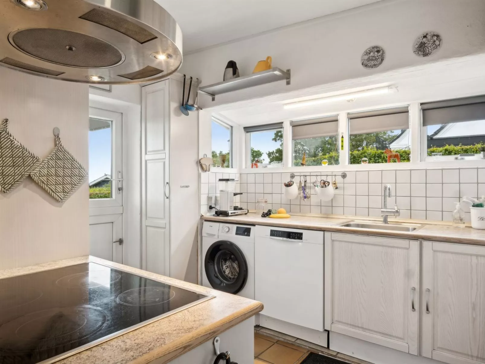 "Yngvy" - 500m from the sea-Drinnen