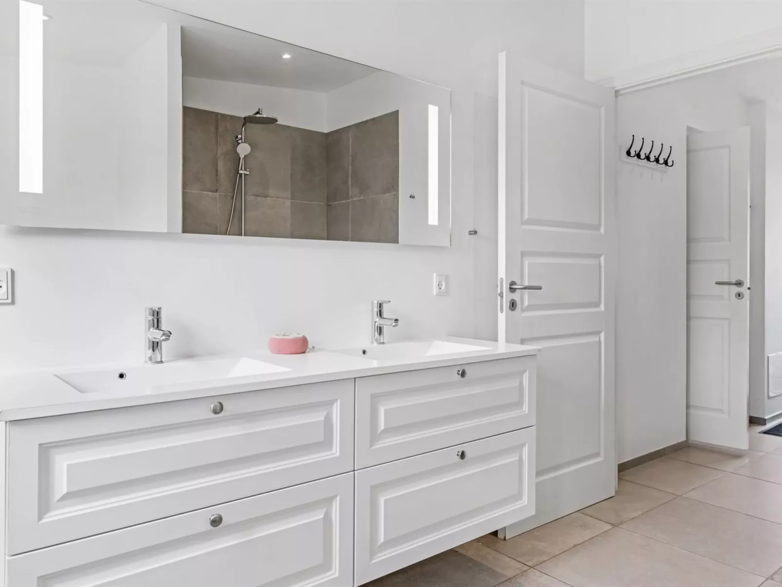 "Vinni" - 25km from the sea-Drinnen