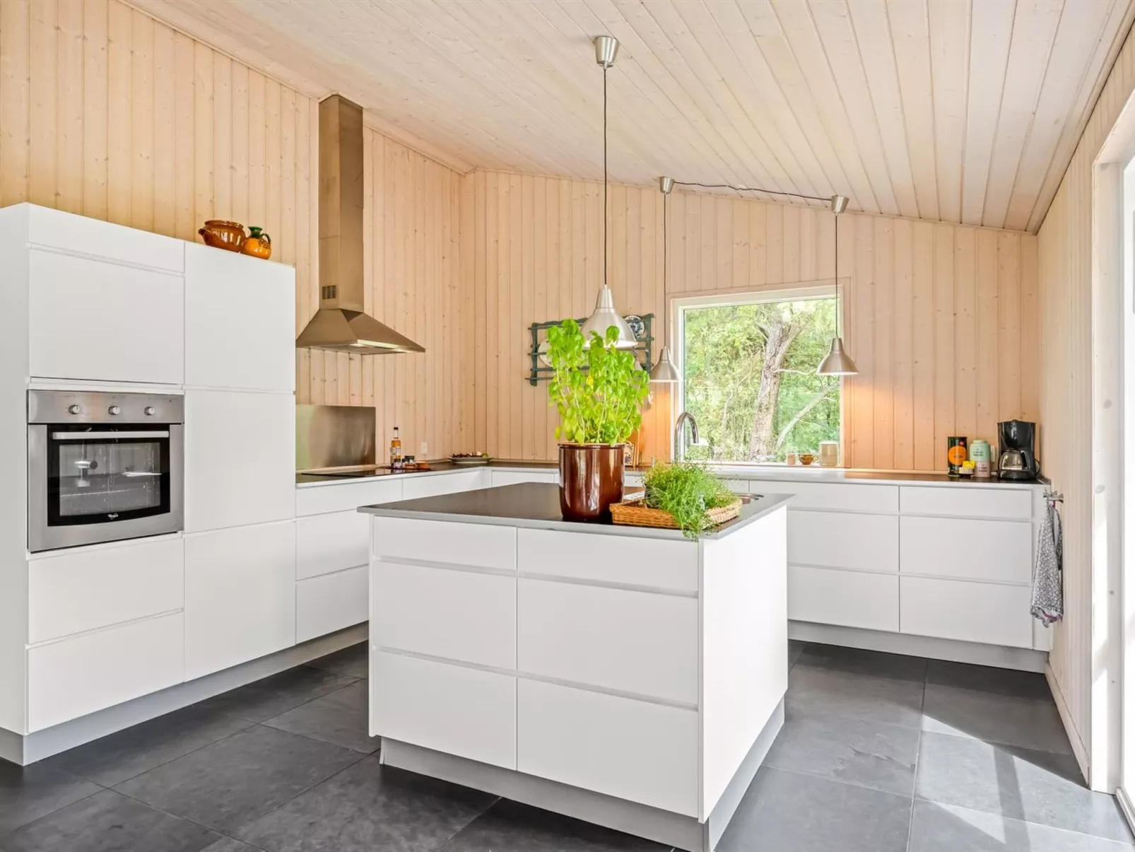 "Trena" - 1.2km to the fjord-Inside