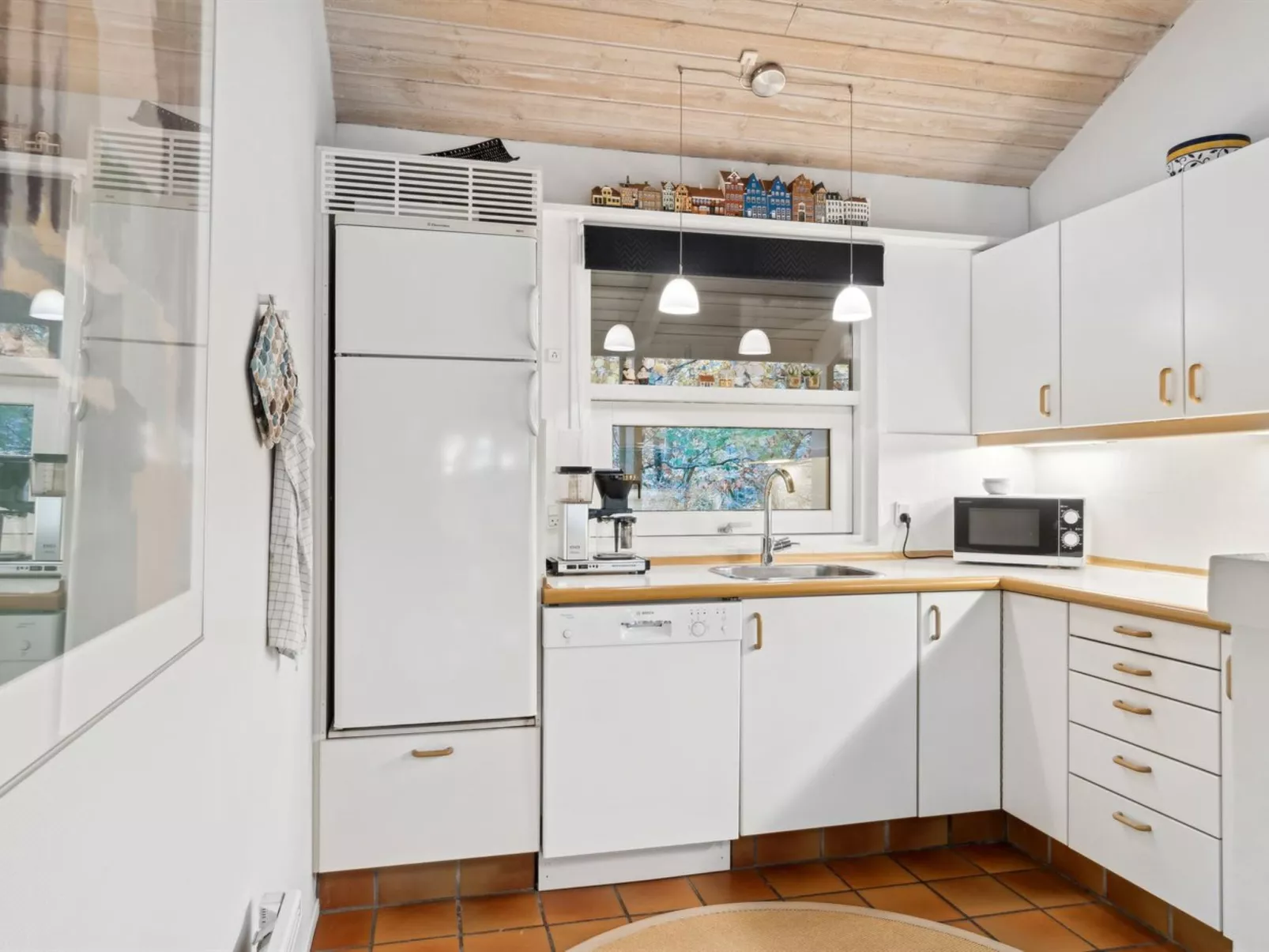 "Teodosij" - 500m from the sea-Inside