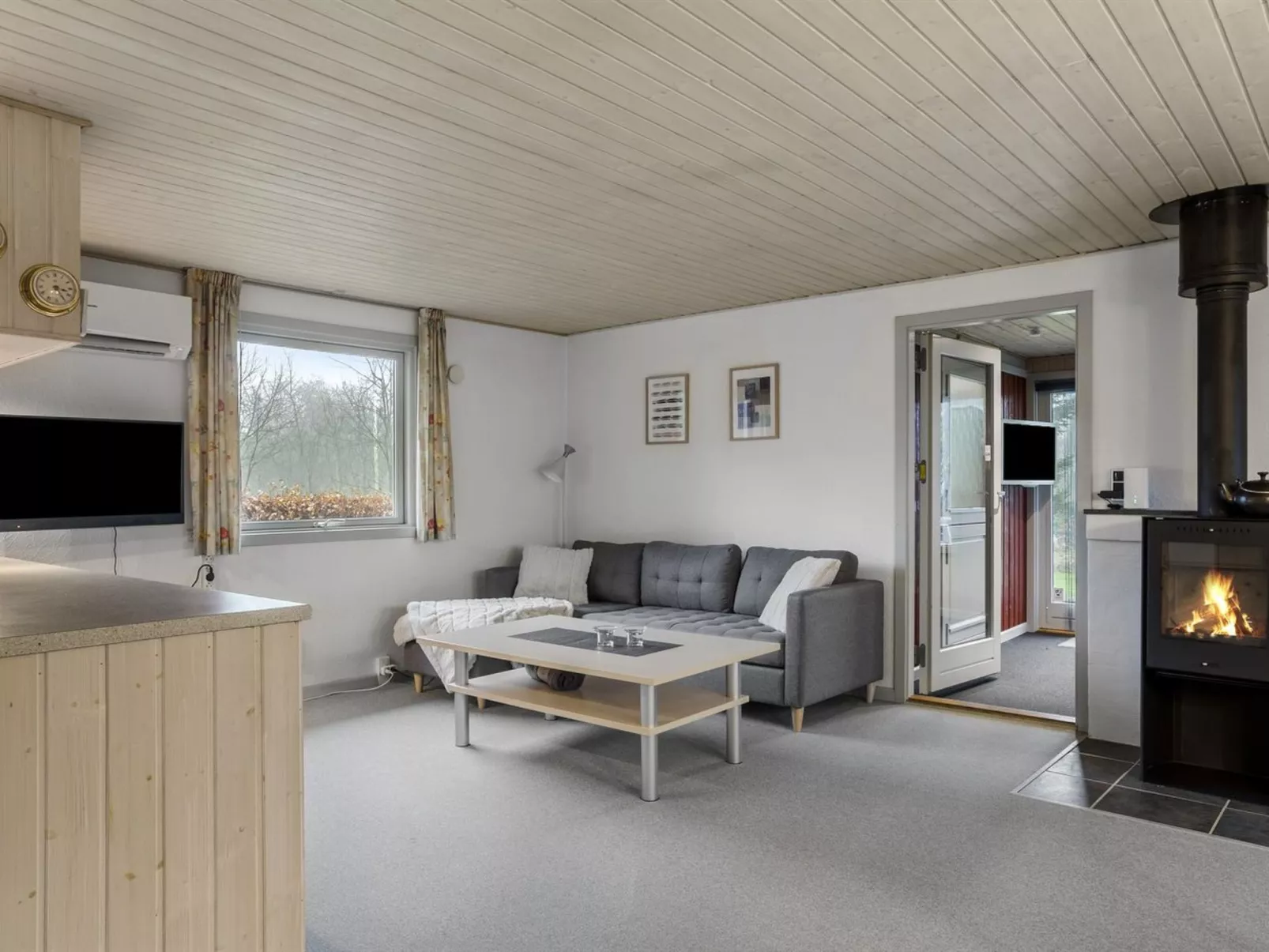 "Diuri" - 30km from the sea-Dedans