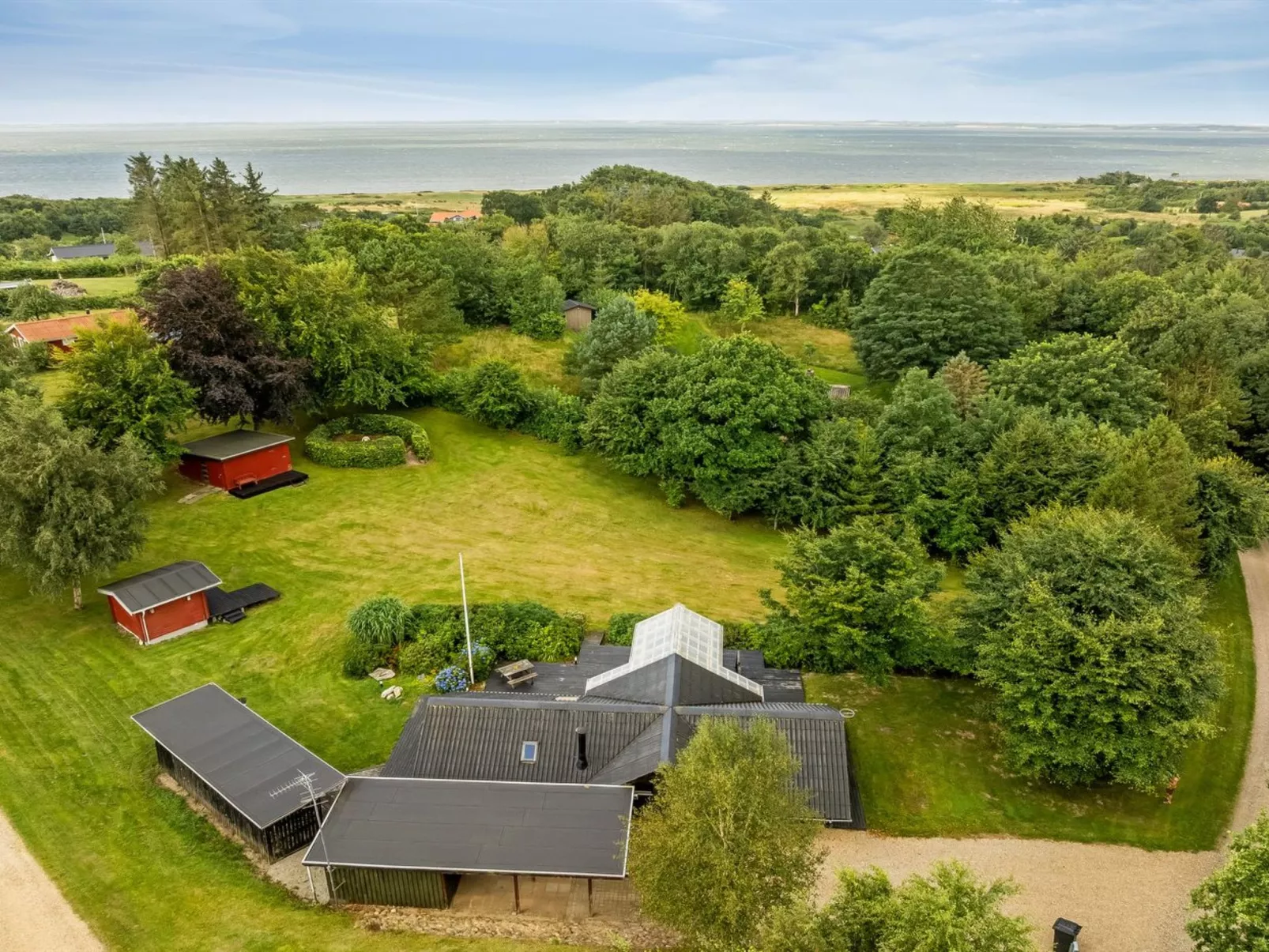 "Jantje" - 500m to the fjord-Outside