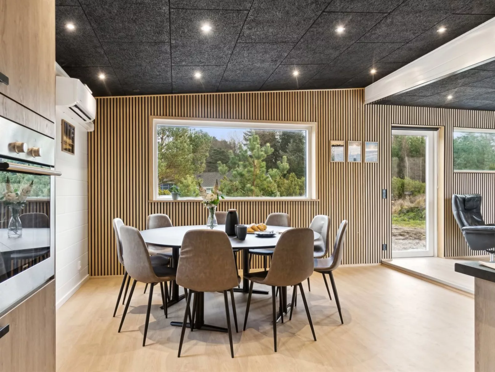 "Danske" - 6.8km from the sea-Inside