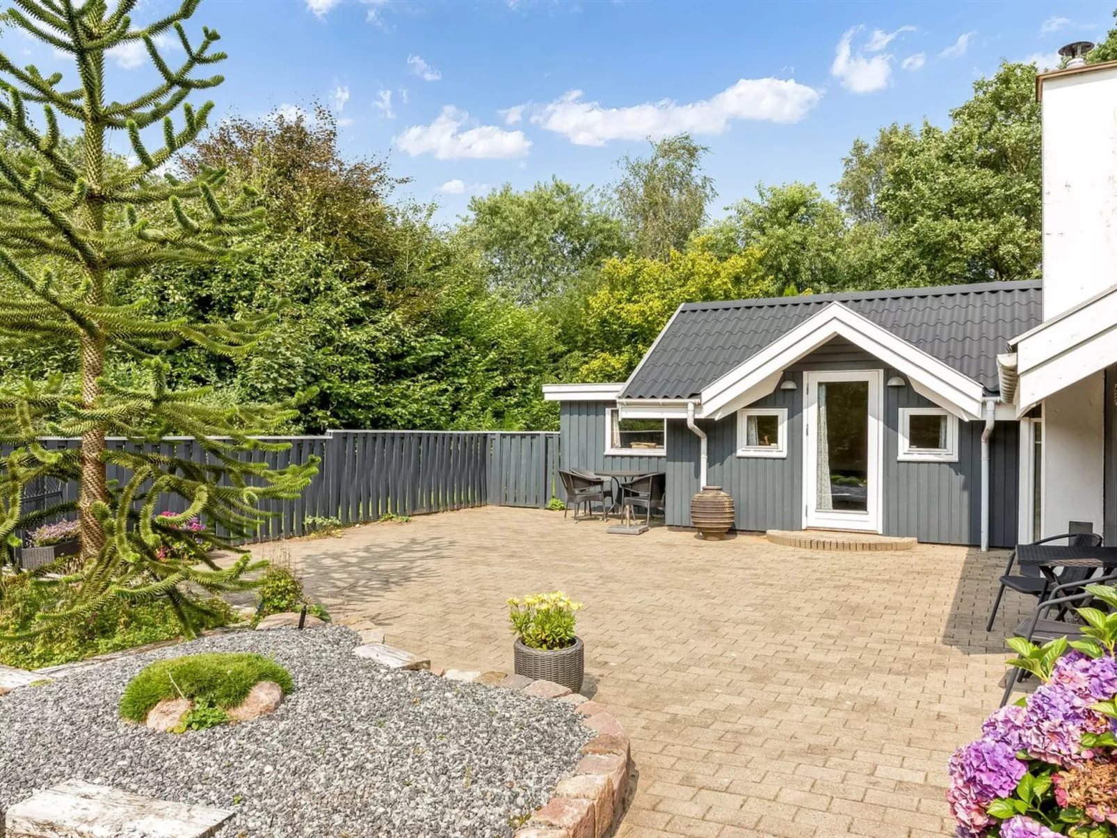 "Lenya" - 33km from the sea-Draußen