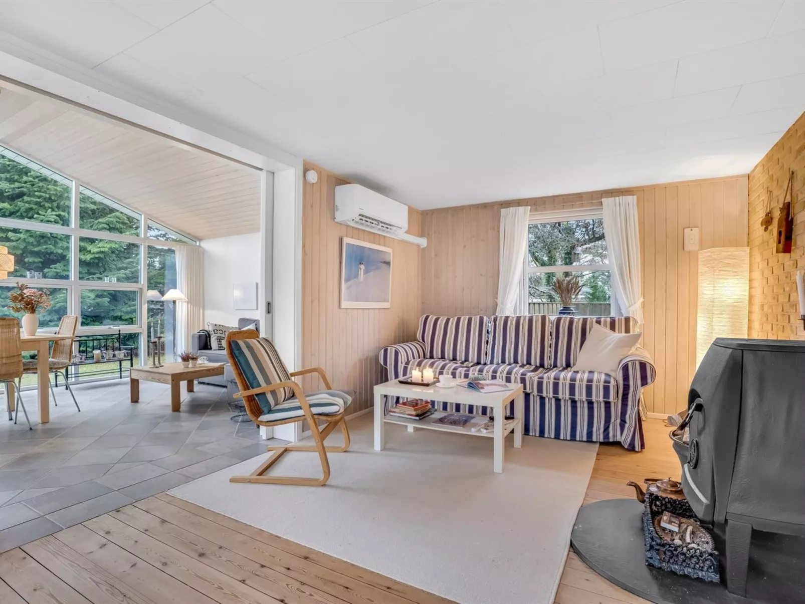 "Oddi" - 500m from the sea-Inside