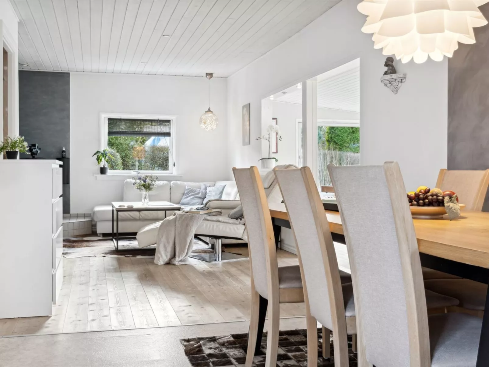 "Elemine" - 300m to the fjord-Dedans