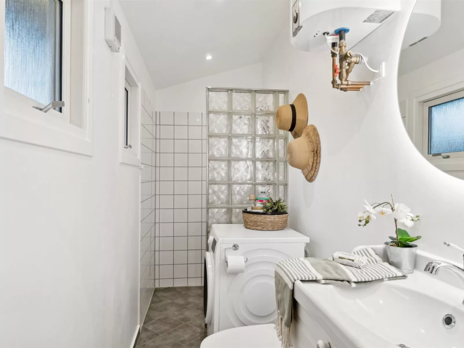 "Eero" - 175m to the fjord-Inside