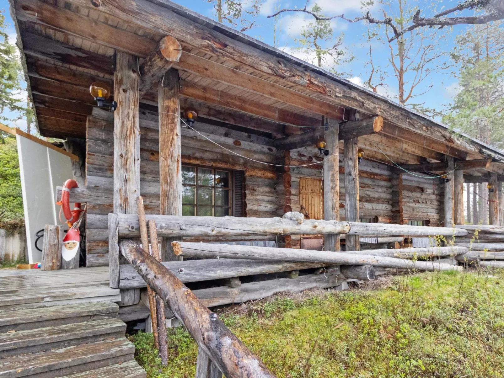 Metsä-luosto-Drinnen