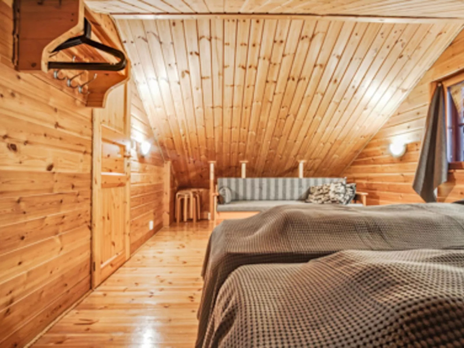 Joikupirtti b-Dedans