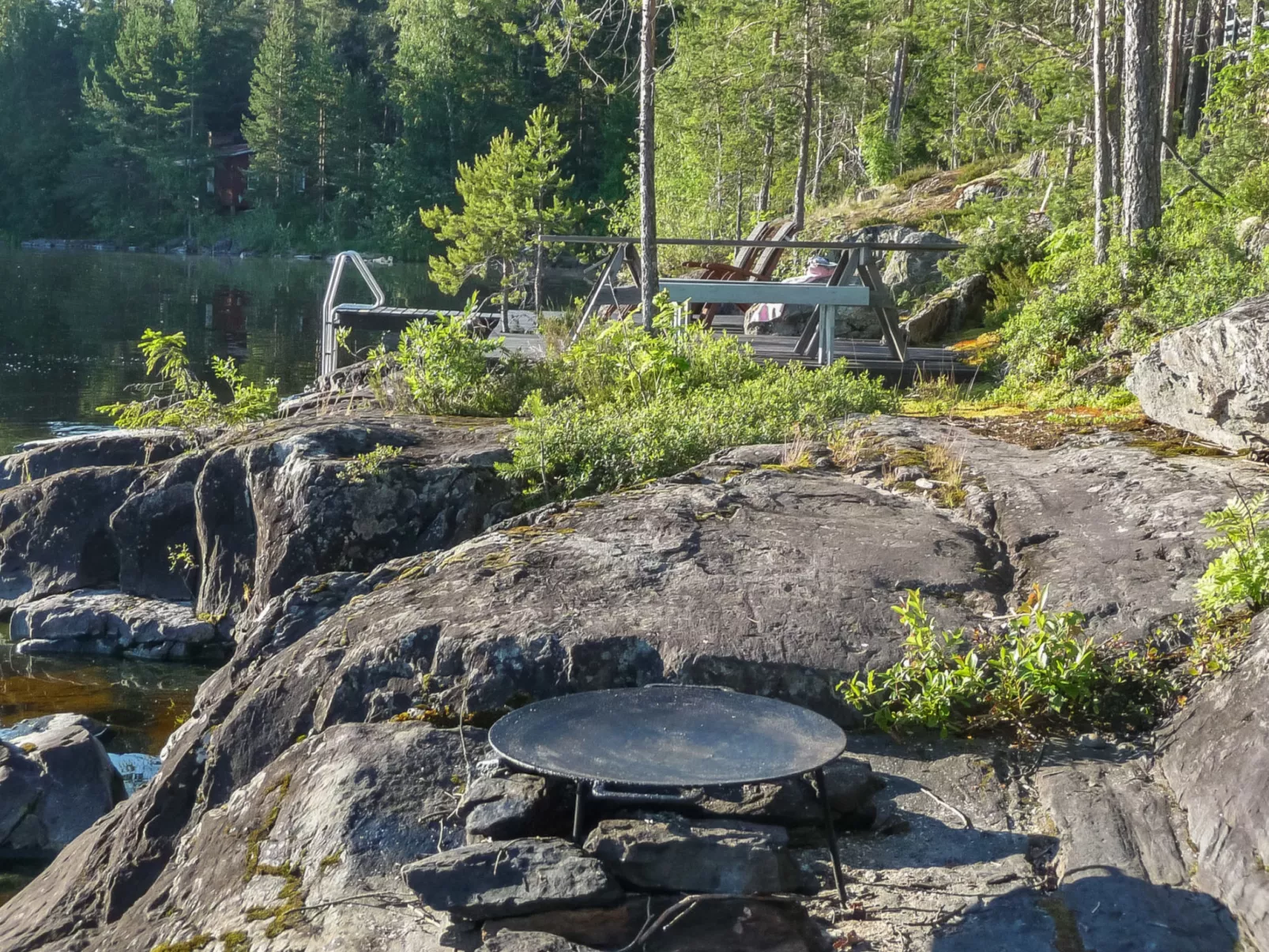 Keskikallio, nuasjärvi-Dedans