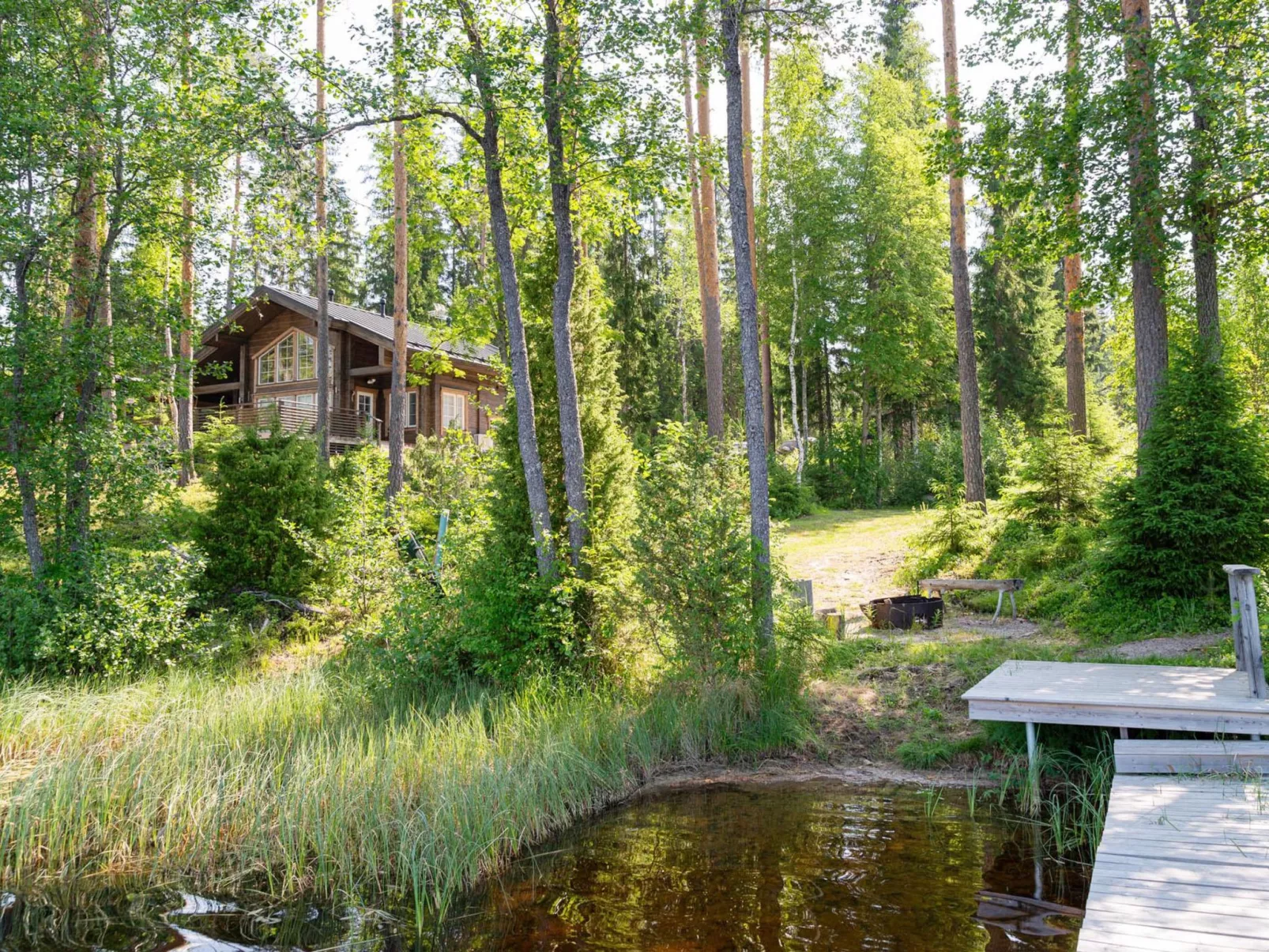 Apilan rauha-Drinnen