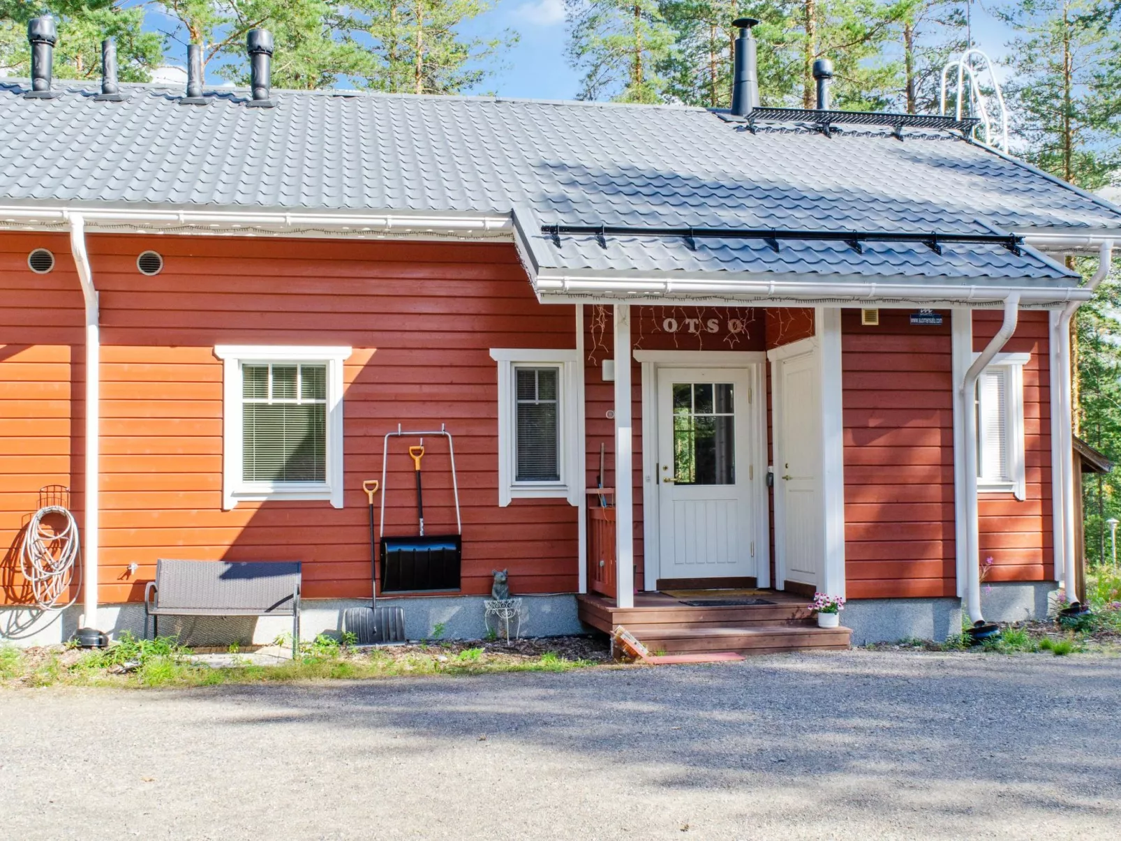 Otsopirtti, otso-Dedans