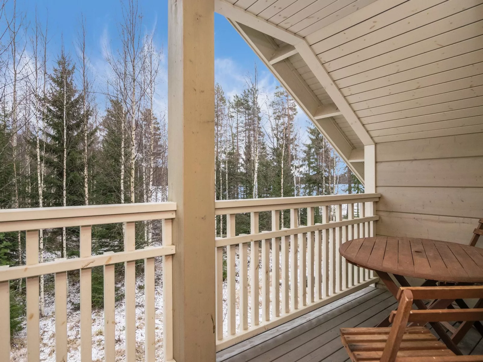 Villa puronotko-Dedans