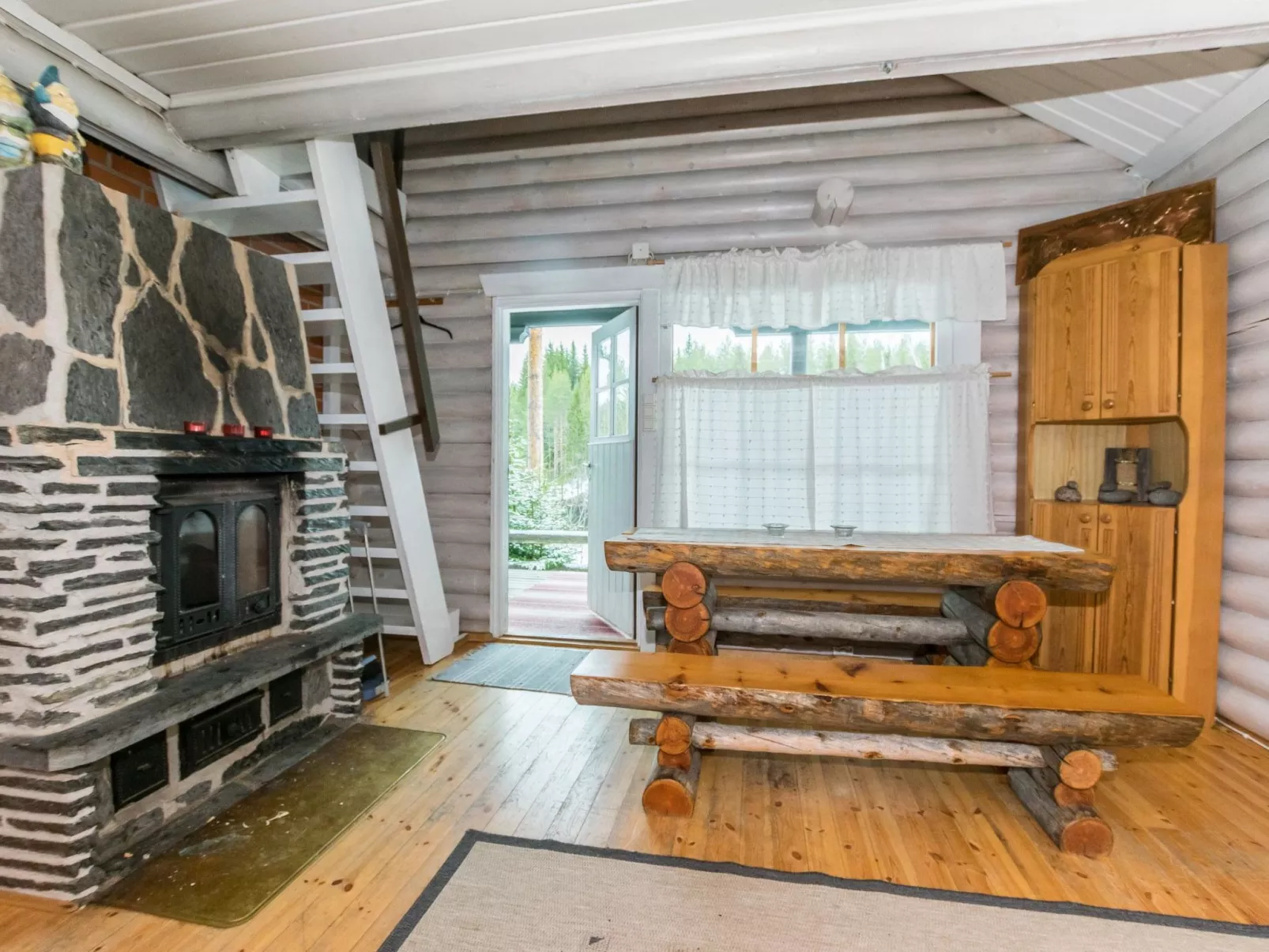 Juurakkopirtti-Drinnen