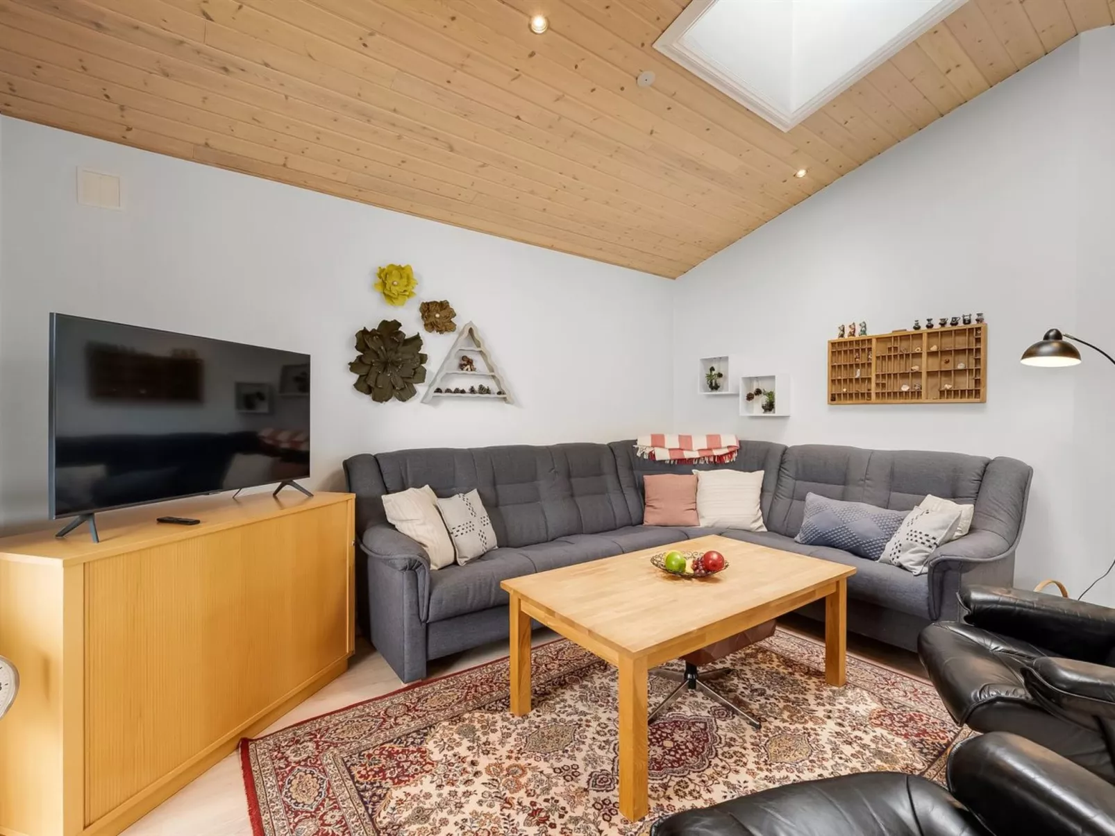 "Gertrud" - 950m to the fjord-Drinnen