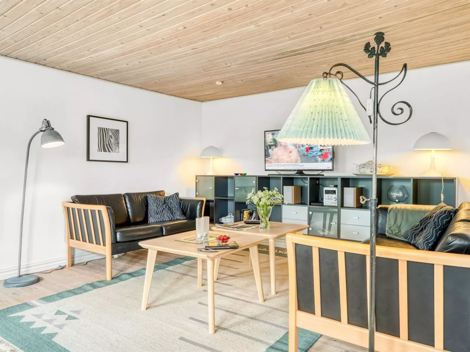 "Aku" - 700m from the sea-Dedans