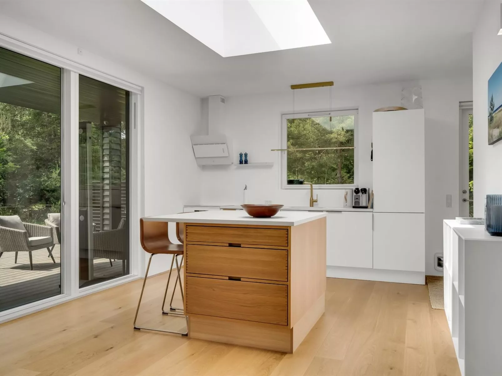 "Jonas" -  from the sea-Dedans