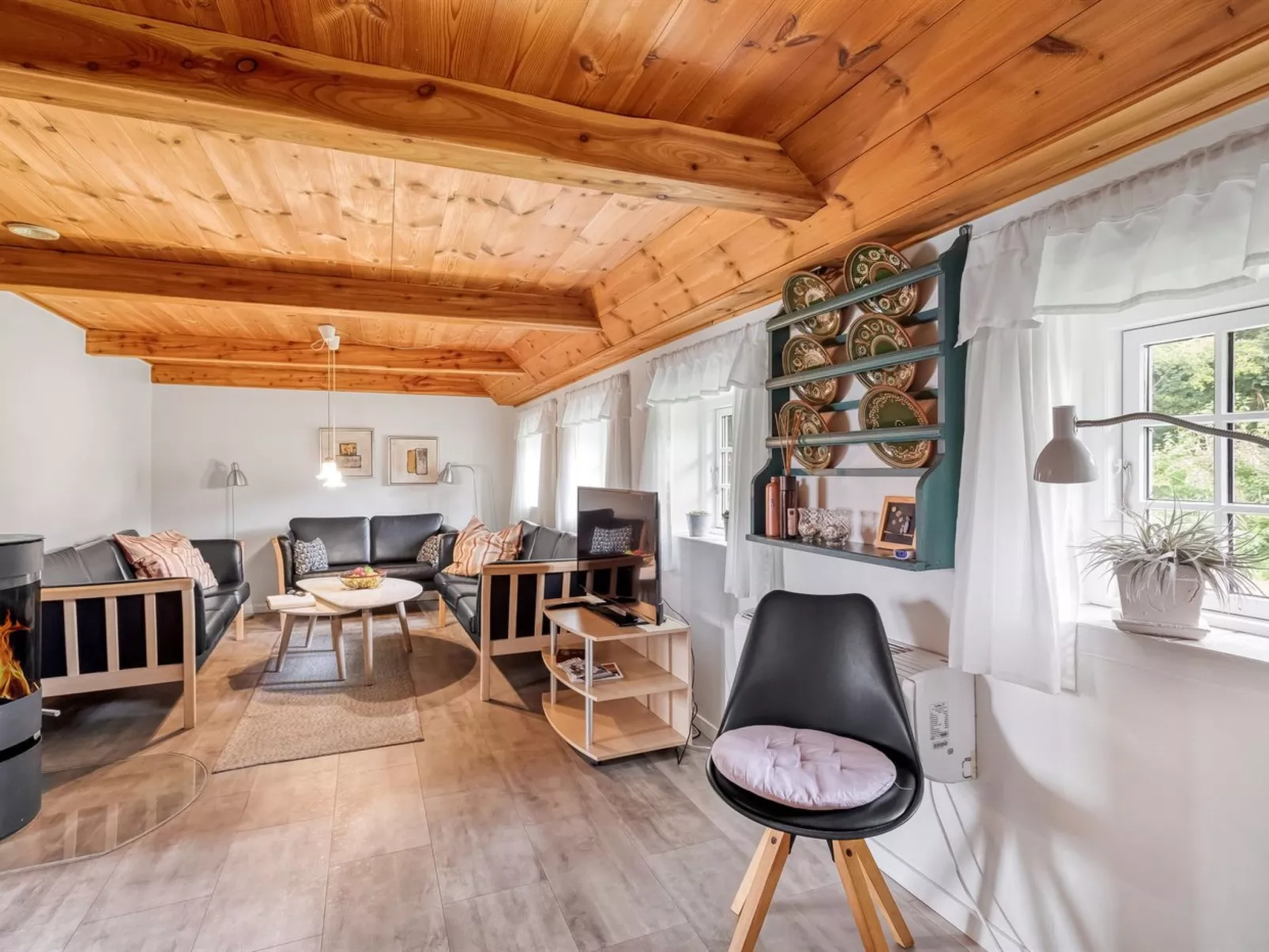 "Yrjö" - 2.5km from the sea-Drinnen