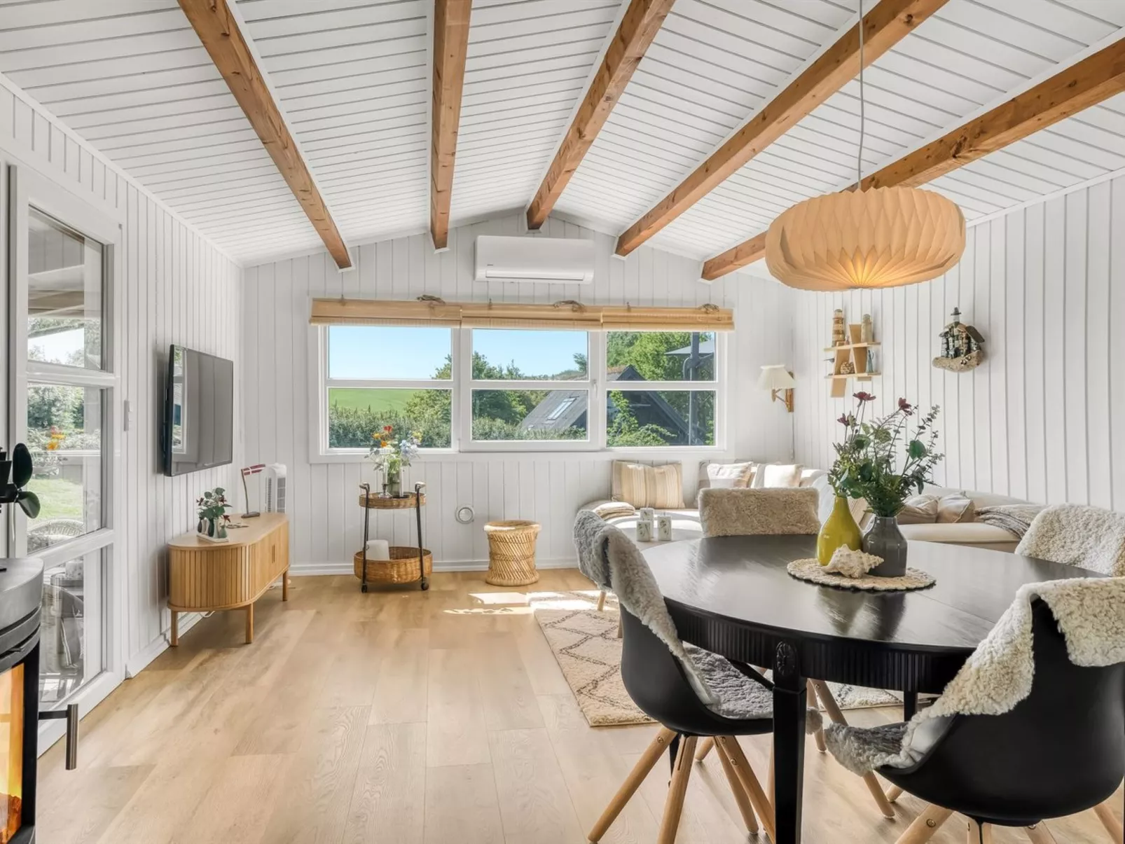 "Berner" - 500m to the fjord-Inside