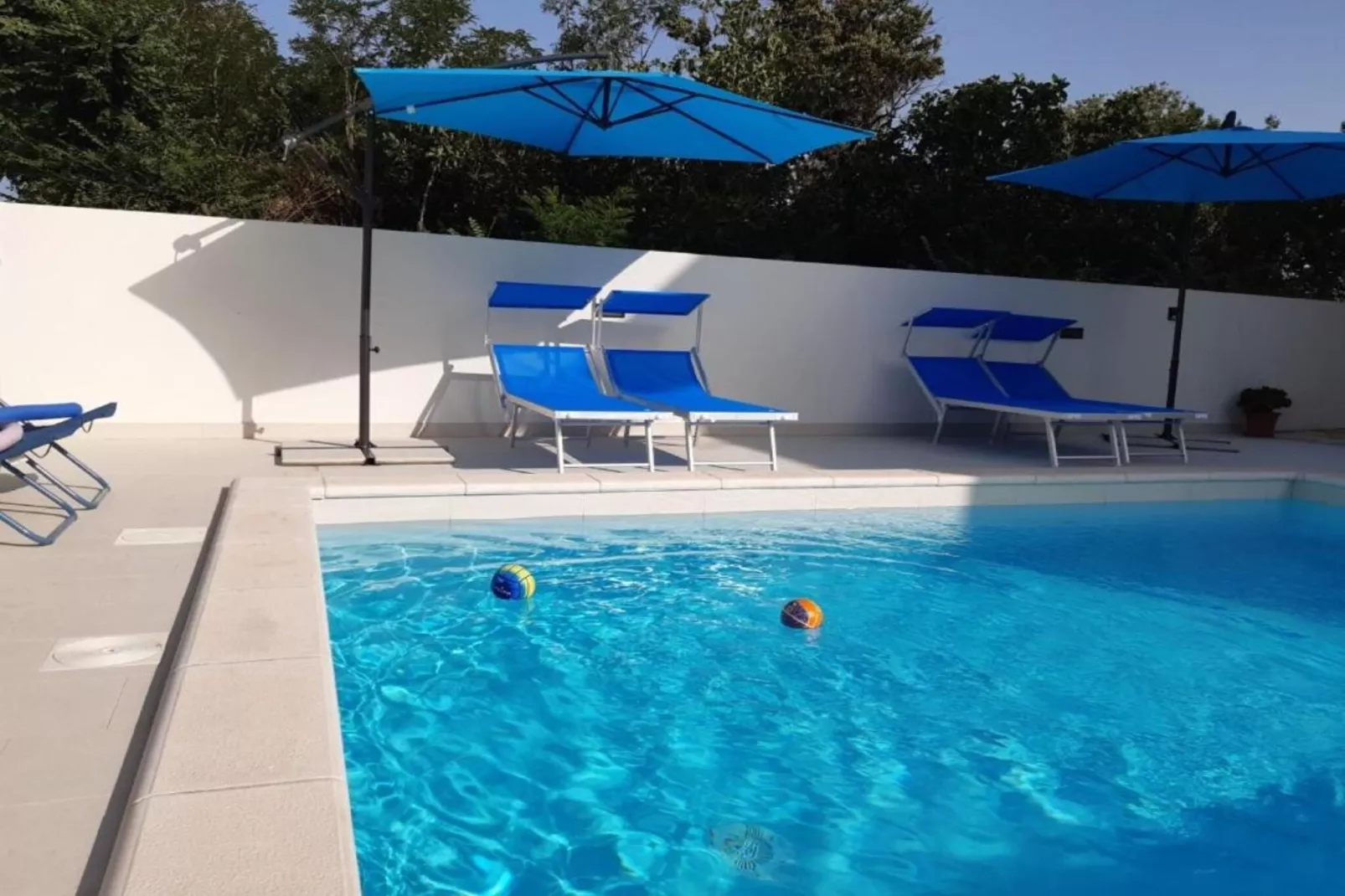 Two Bedroom Apartment With Private Pool-Piscine