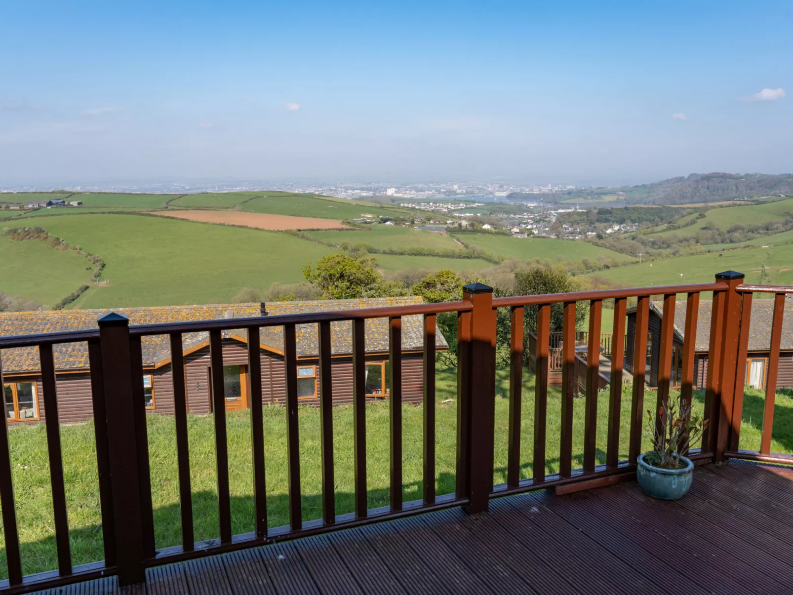 Serendipity Lodge-Outside