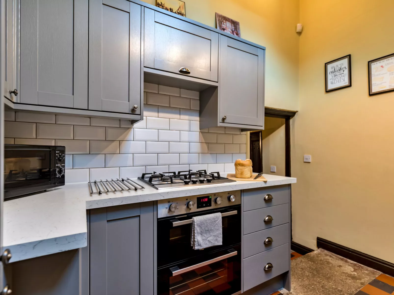 Spring Cottage-Dedans