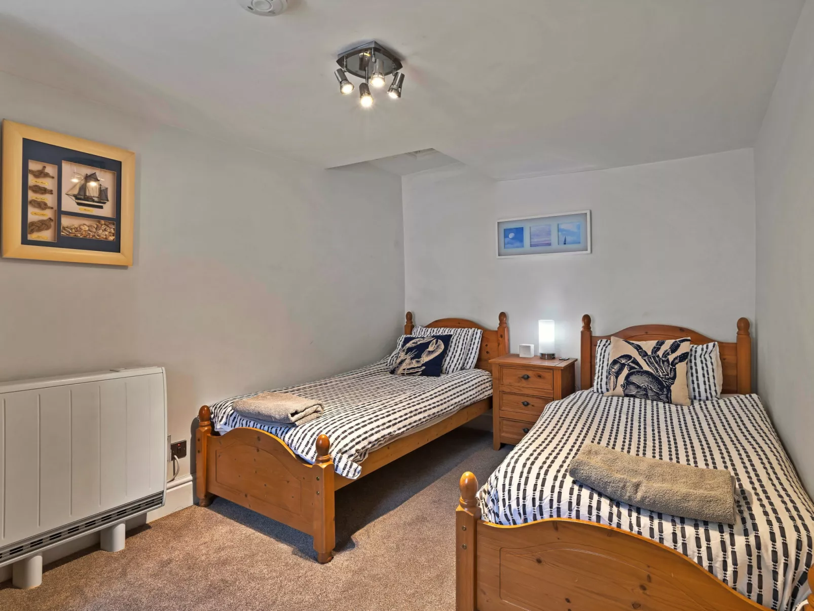 Porthole Cottage-Inside