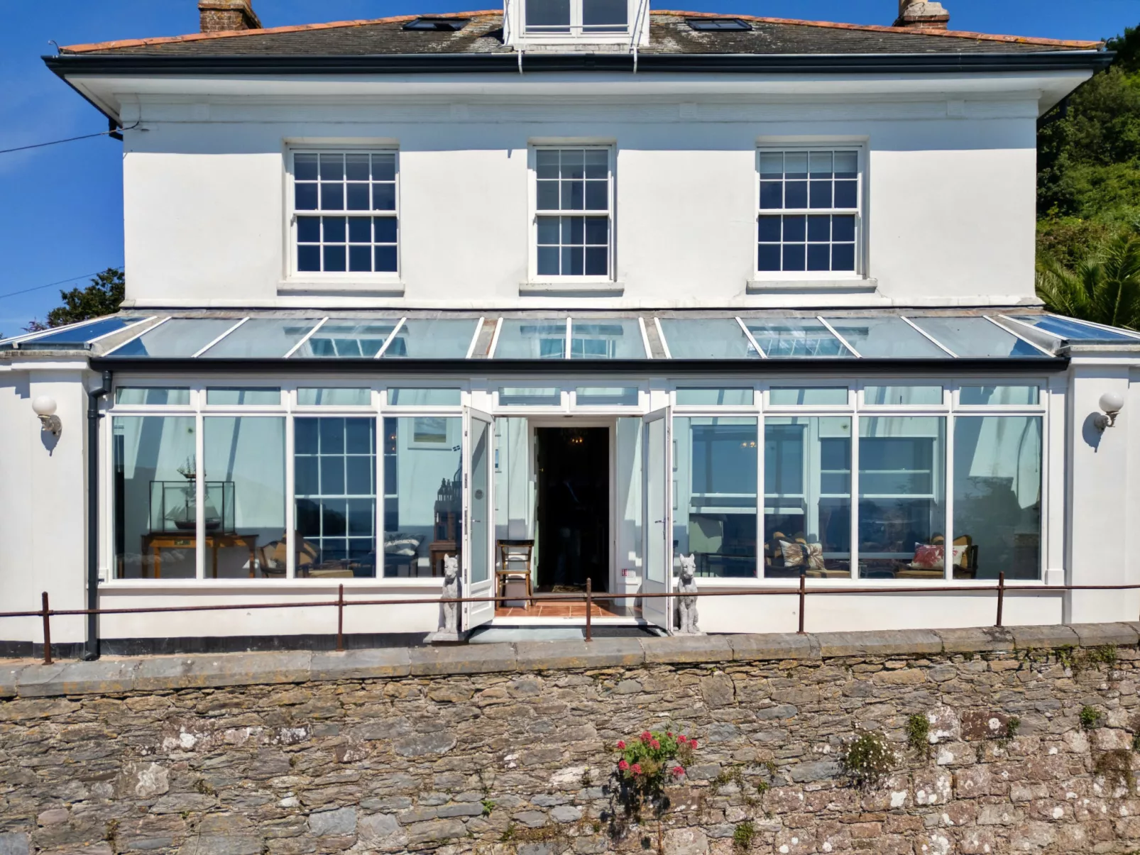 Penley Villa-Drinnen