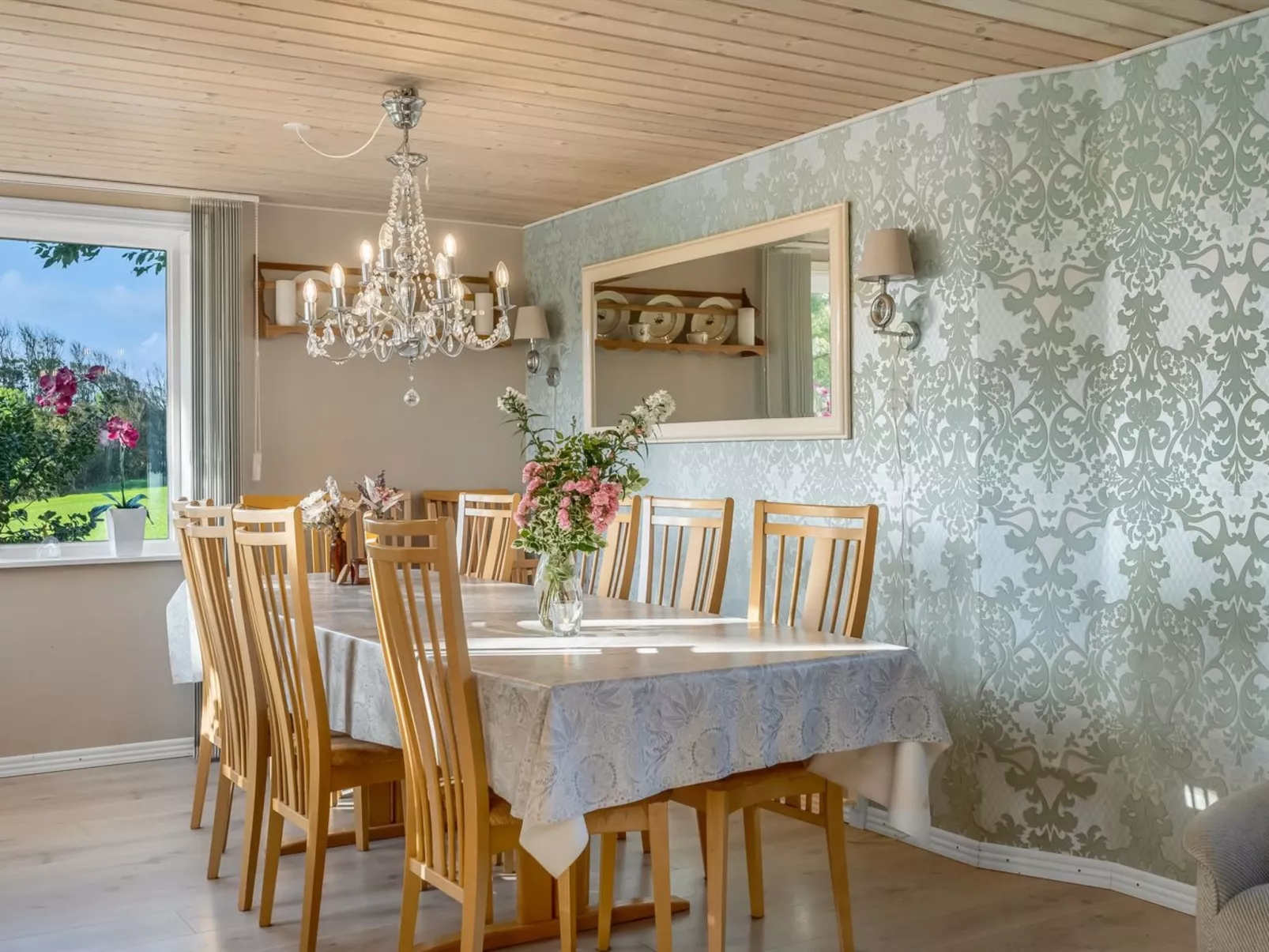 "Missa" - 2km to the fjord-Dedans